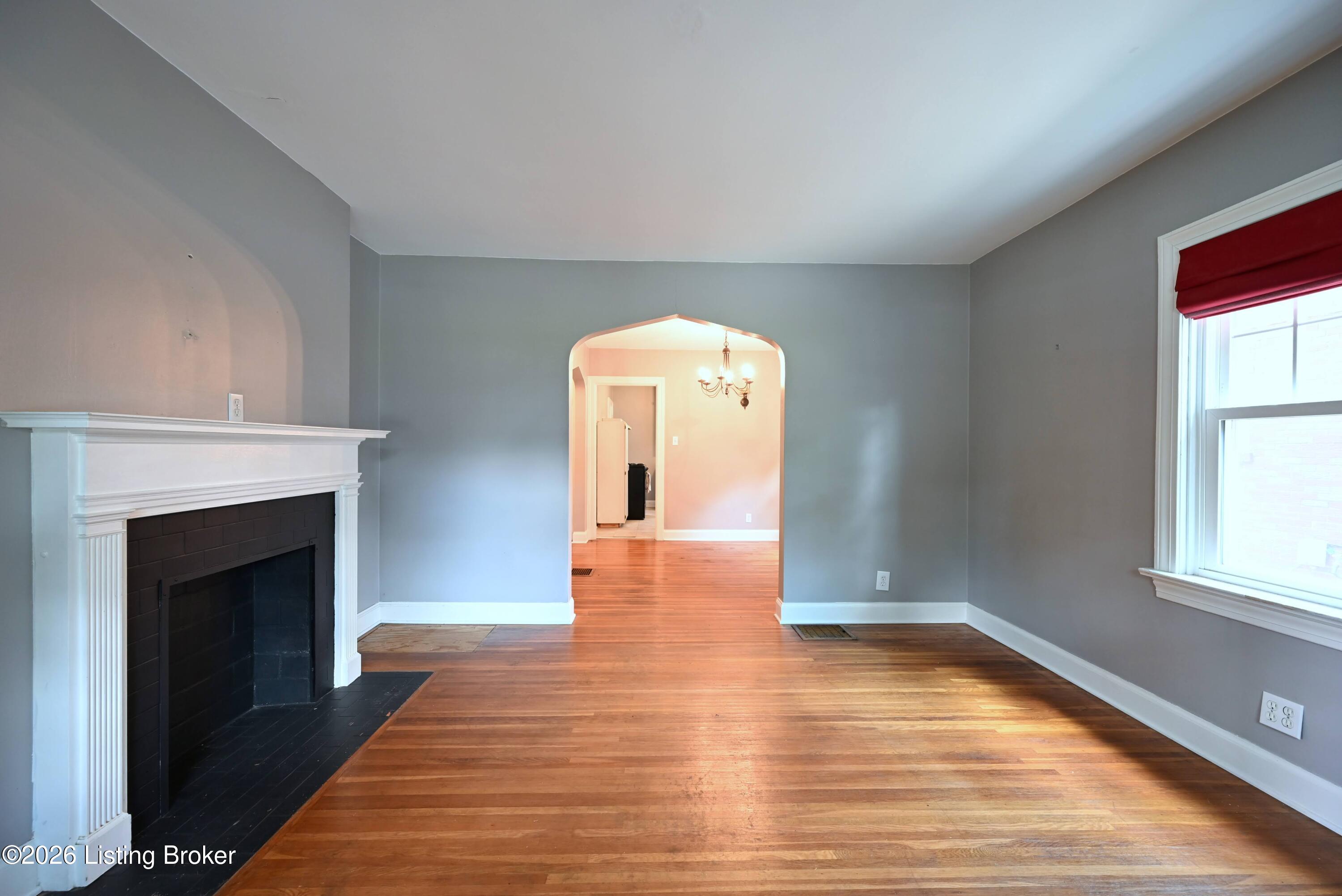 2545 Ridgewood Ave