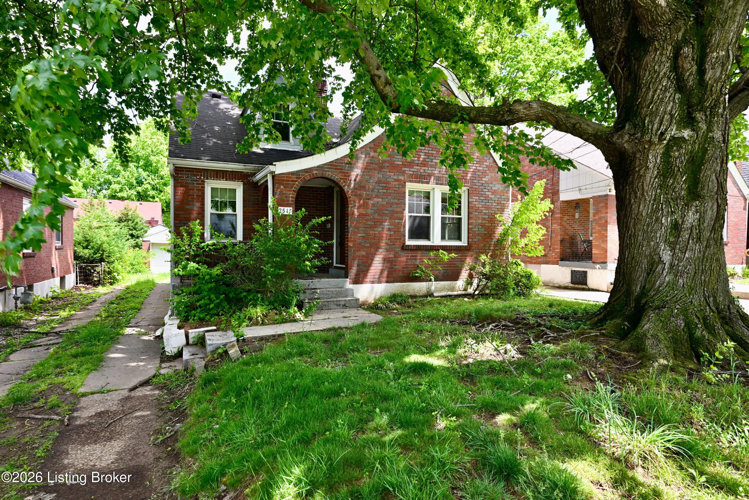 2545 Ridgewood Ave