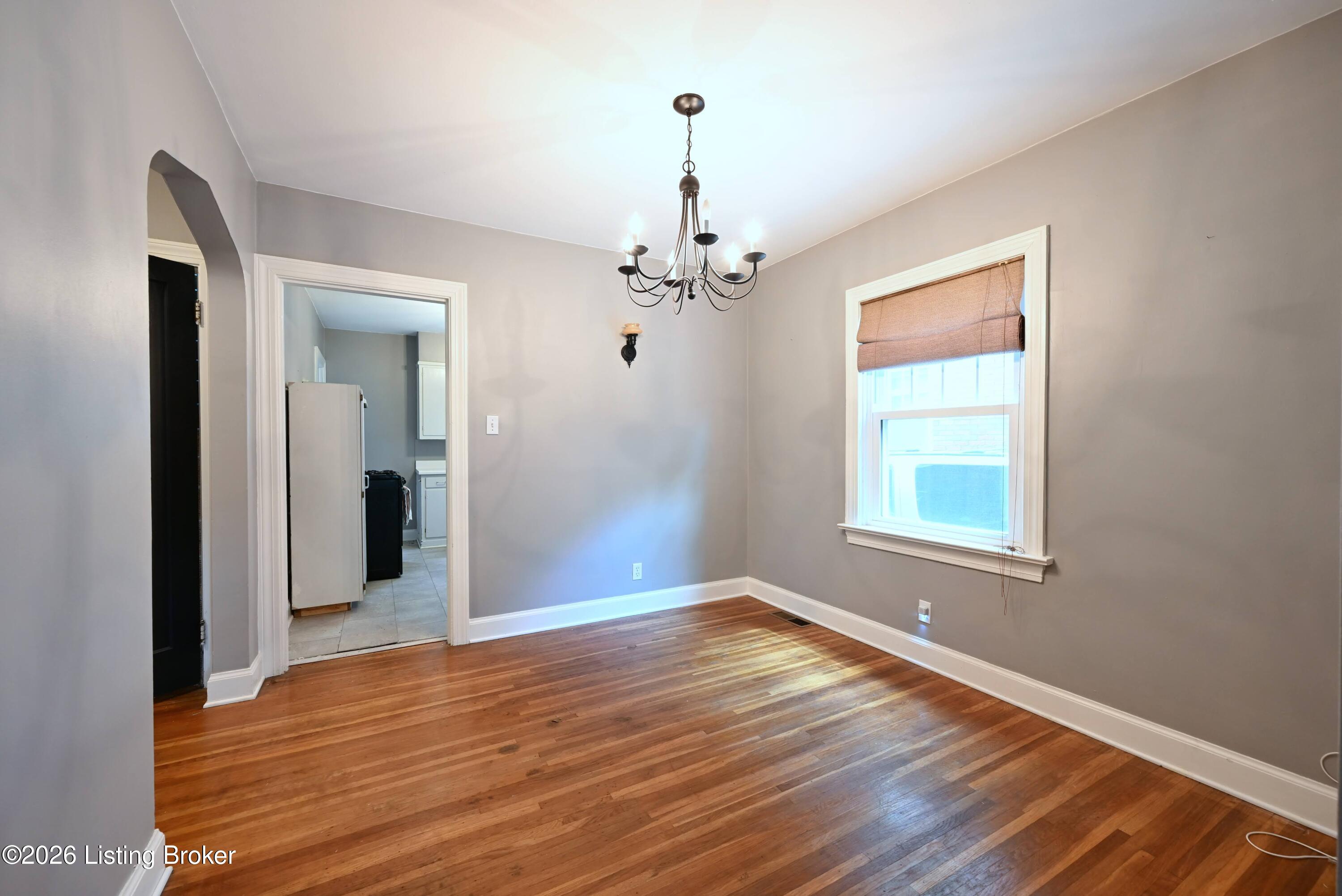 2545 Ridgewood Ave