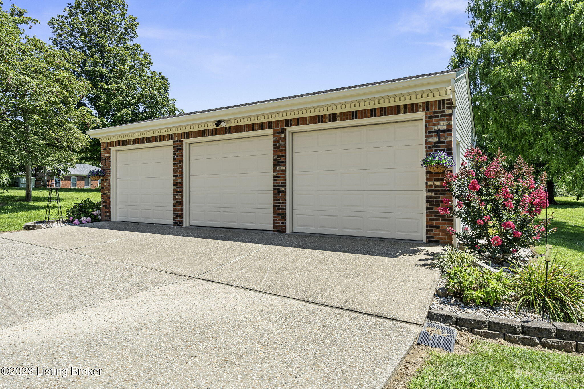 3718 Echo Valley Cir