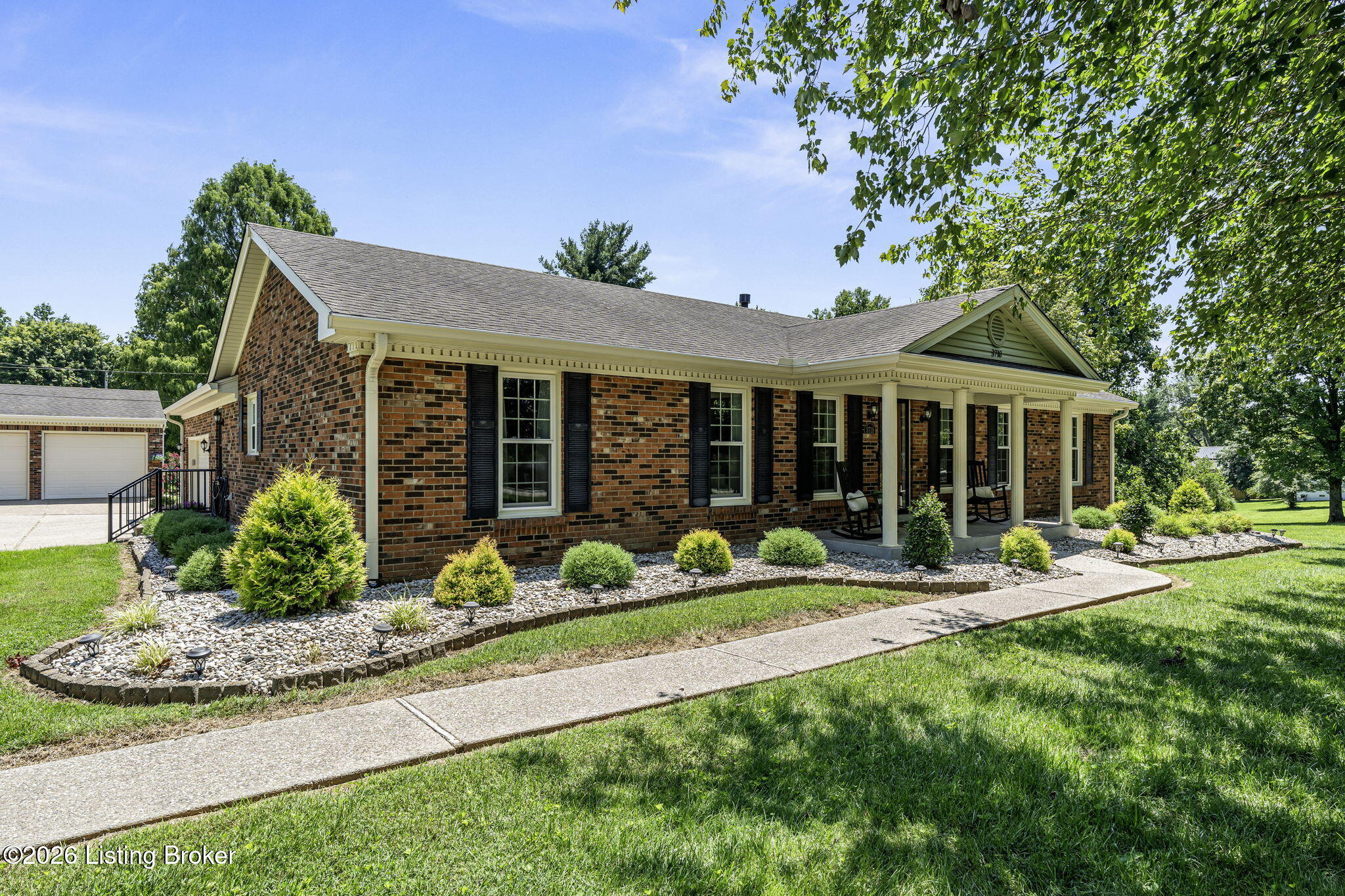 3718 Echo Valley Cir