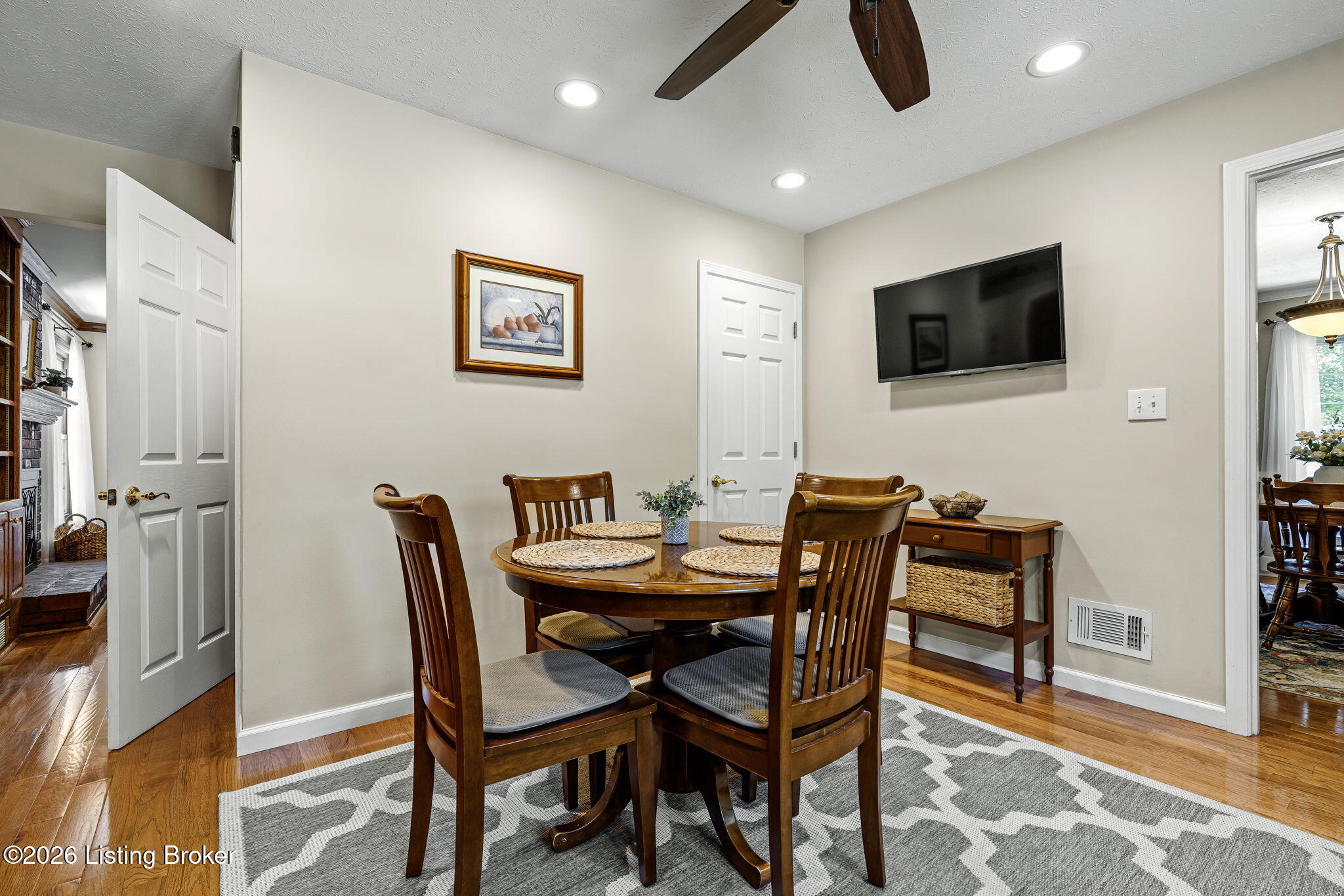 3718 Echo Valley Cir