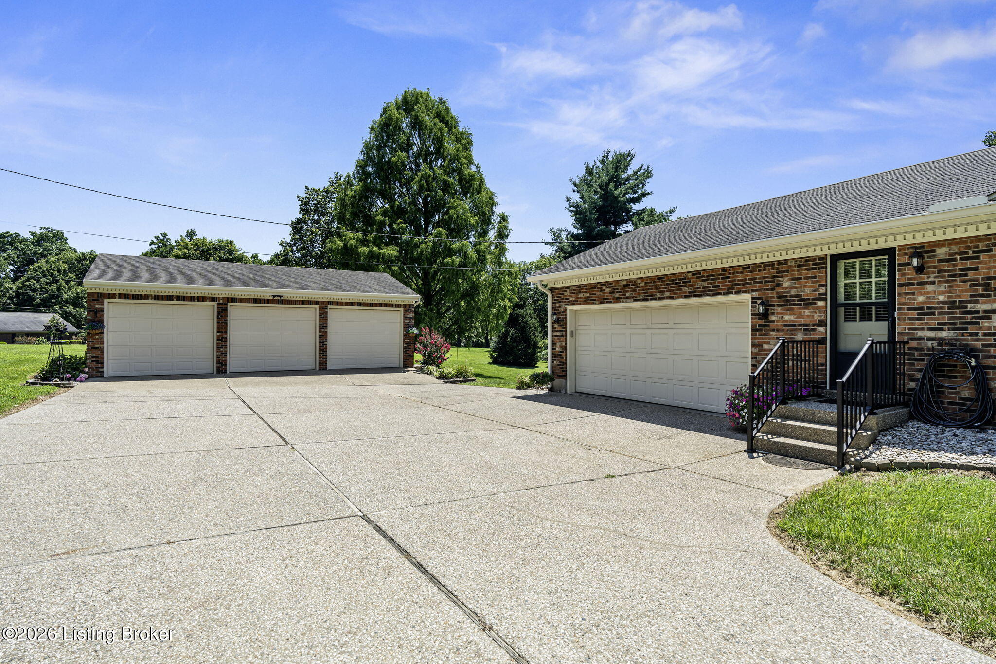 3718 Echo Valley Cir
