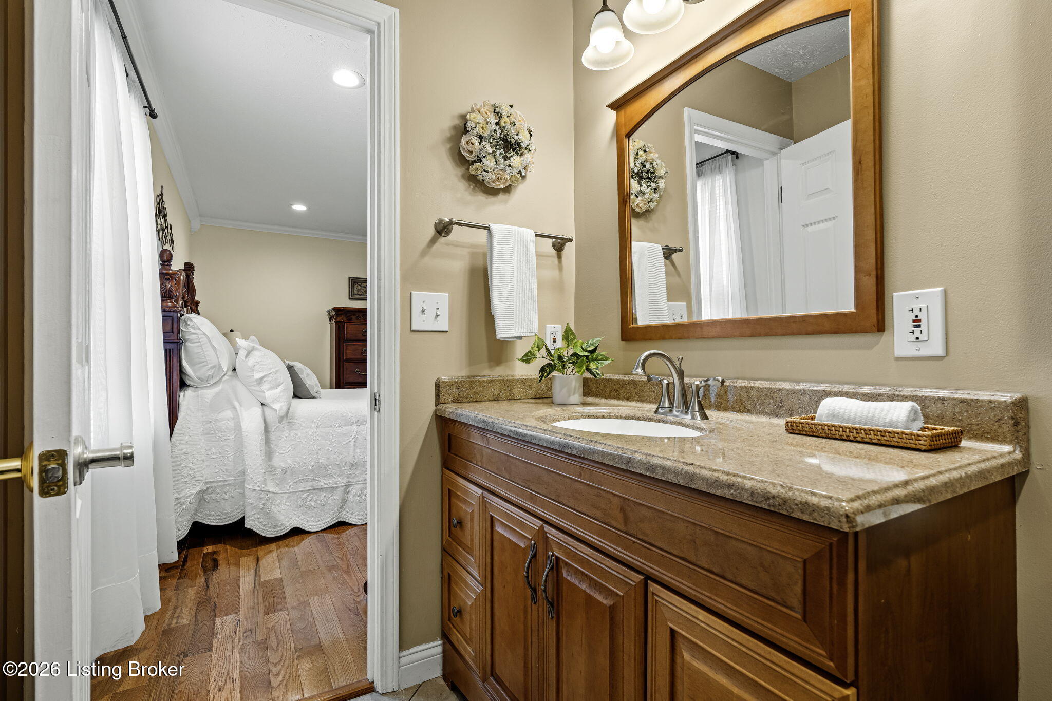 3718 Echo Valley Cir