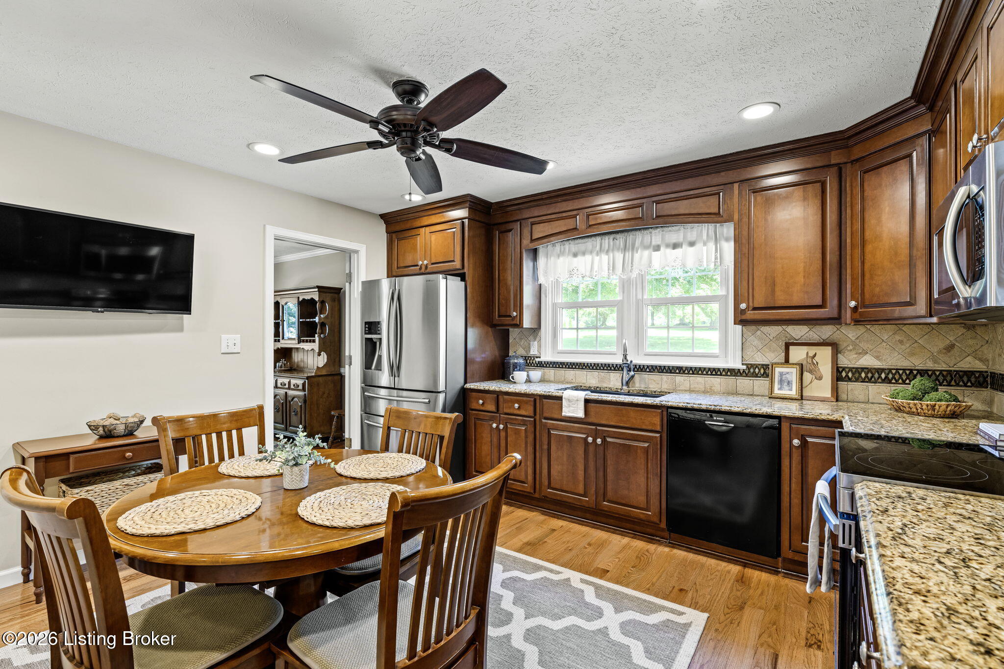 3718 Echo Valley Cir