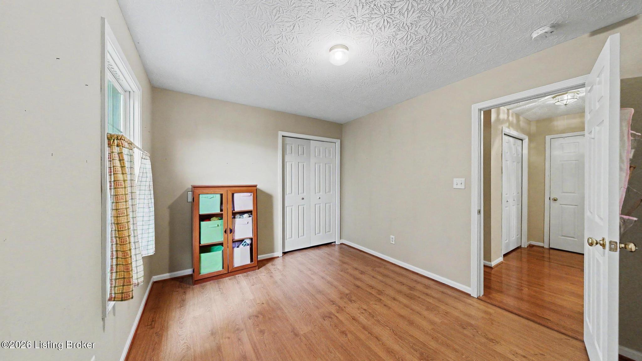 4908 Oakbrook Dr