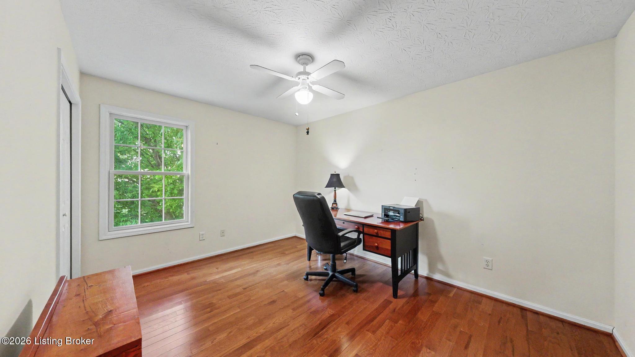 4908 Oakbrook Dr