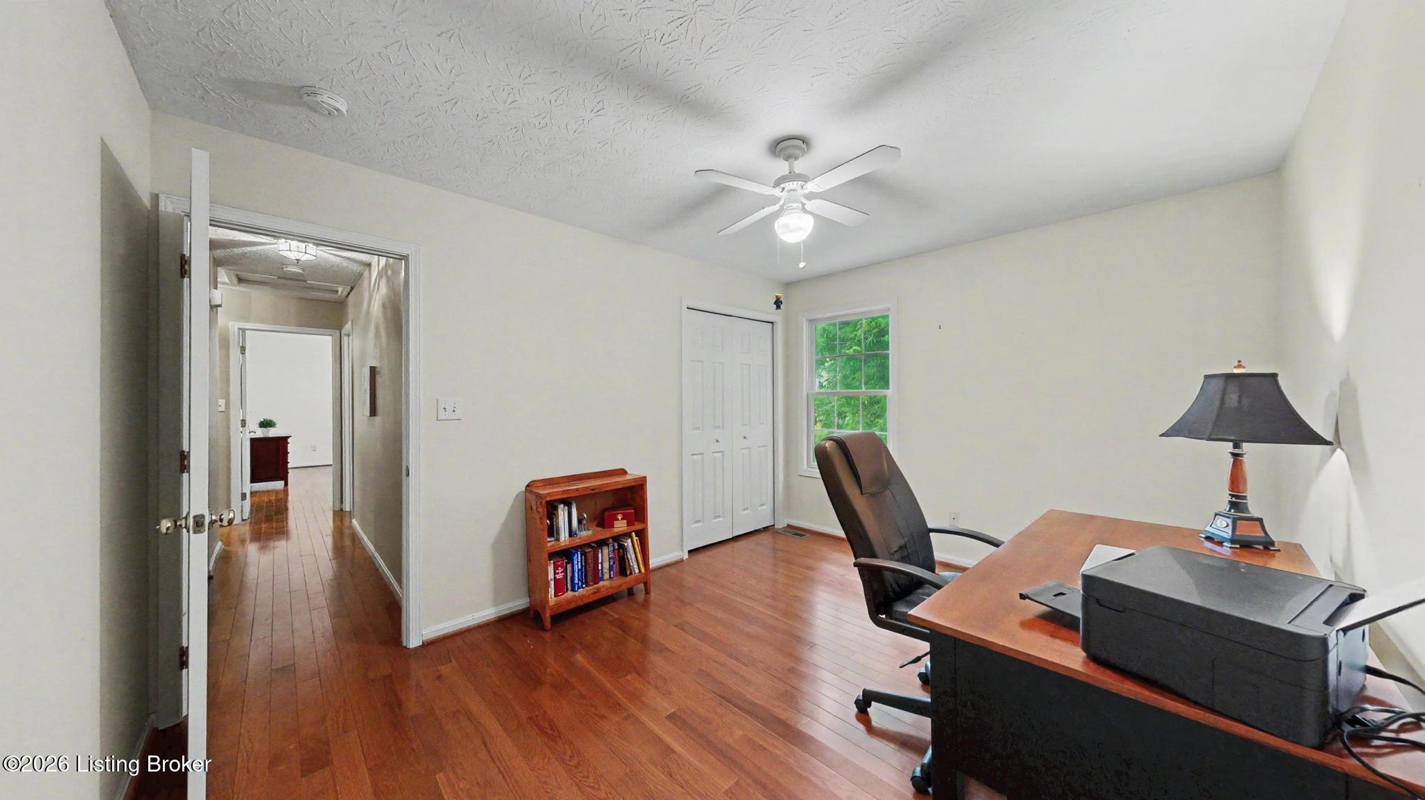 4908 Oakbrook Dr