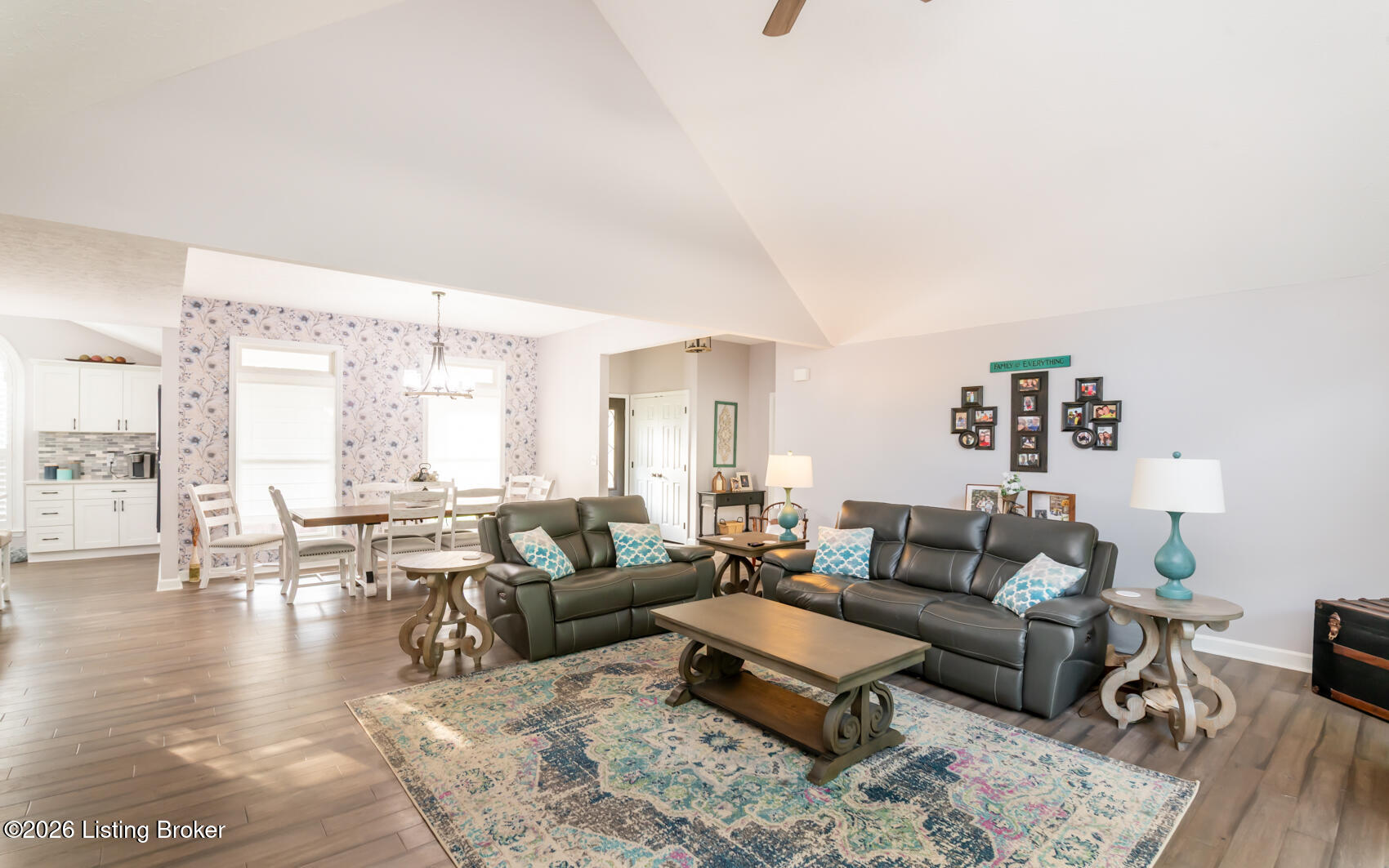 208 Blackberry Cir