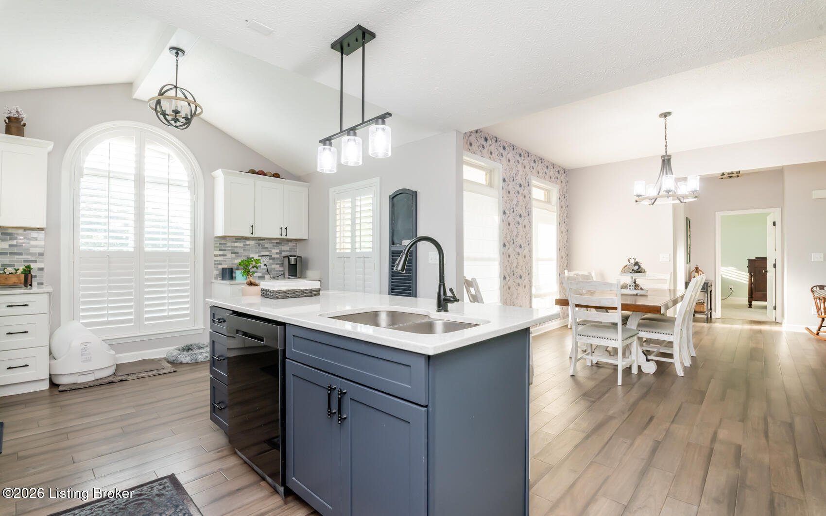 208 Blackberry Cir