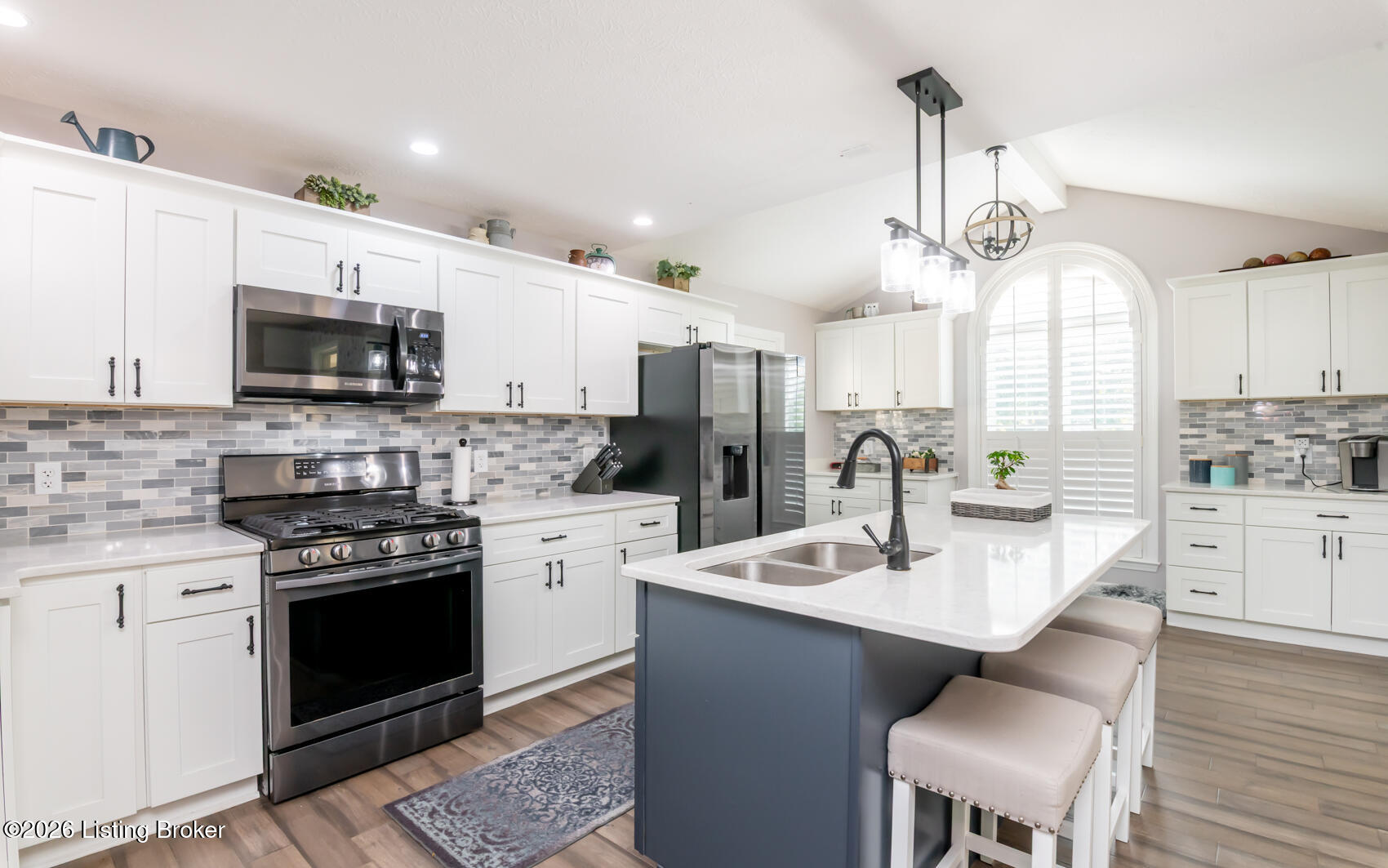 208 Blackberry Cir
