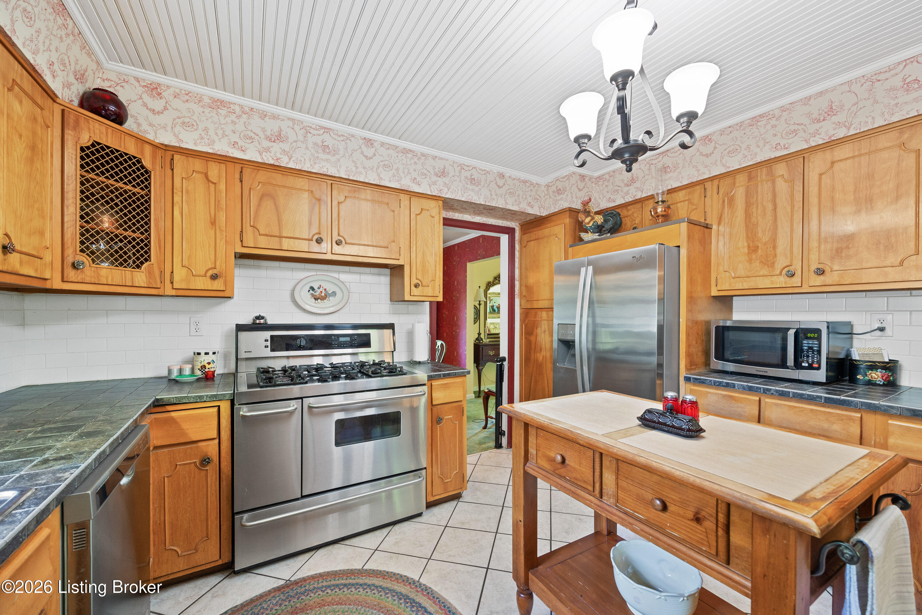 200 W Kenwood Dr