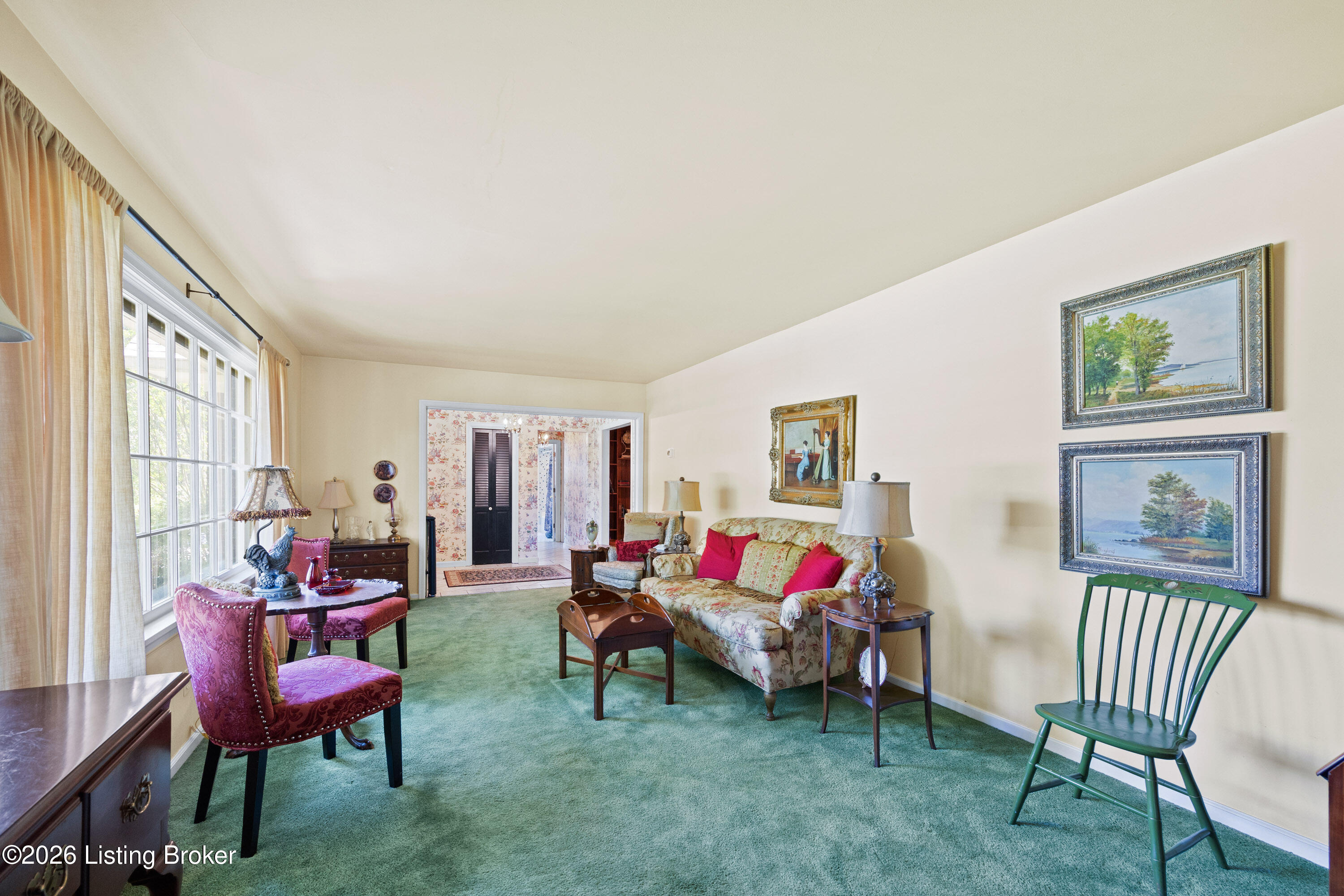 200 W Kenwood Dr