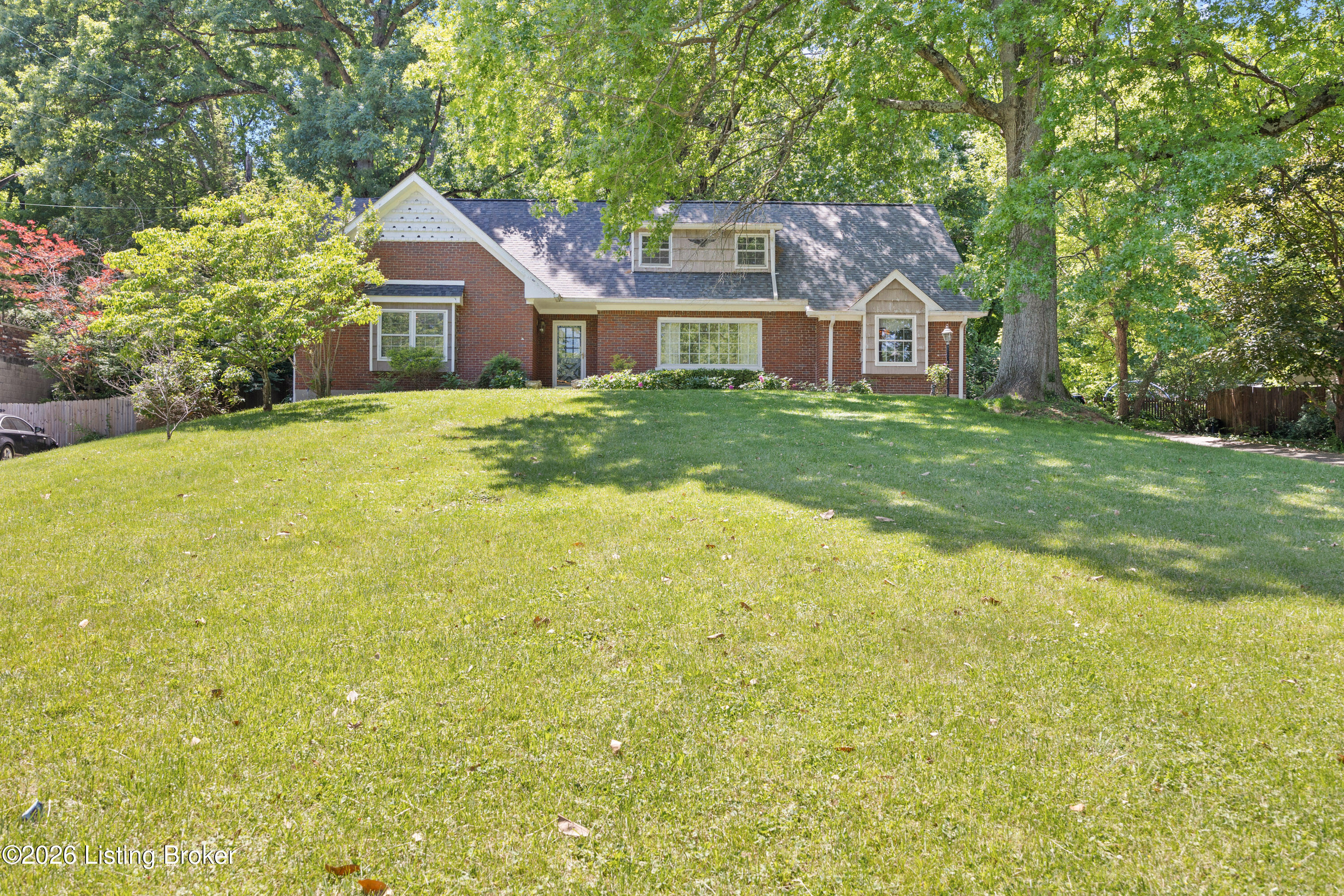 200 W Kenwood Dr