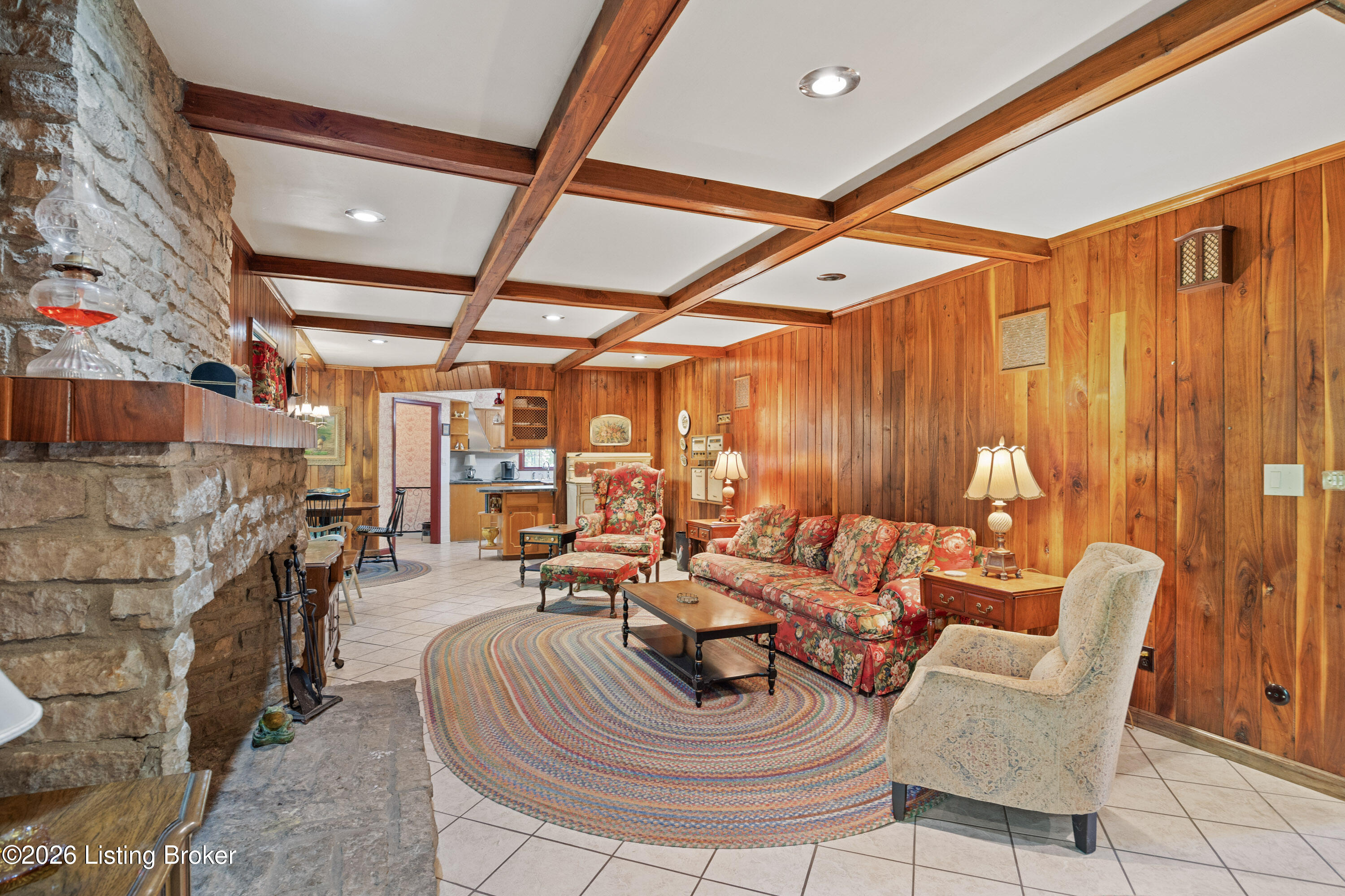 200 W Kenwood Dr