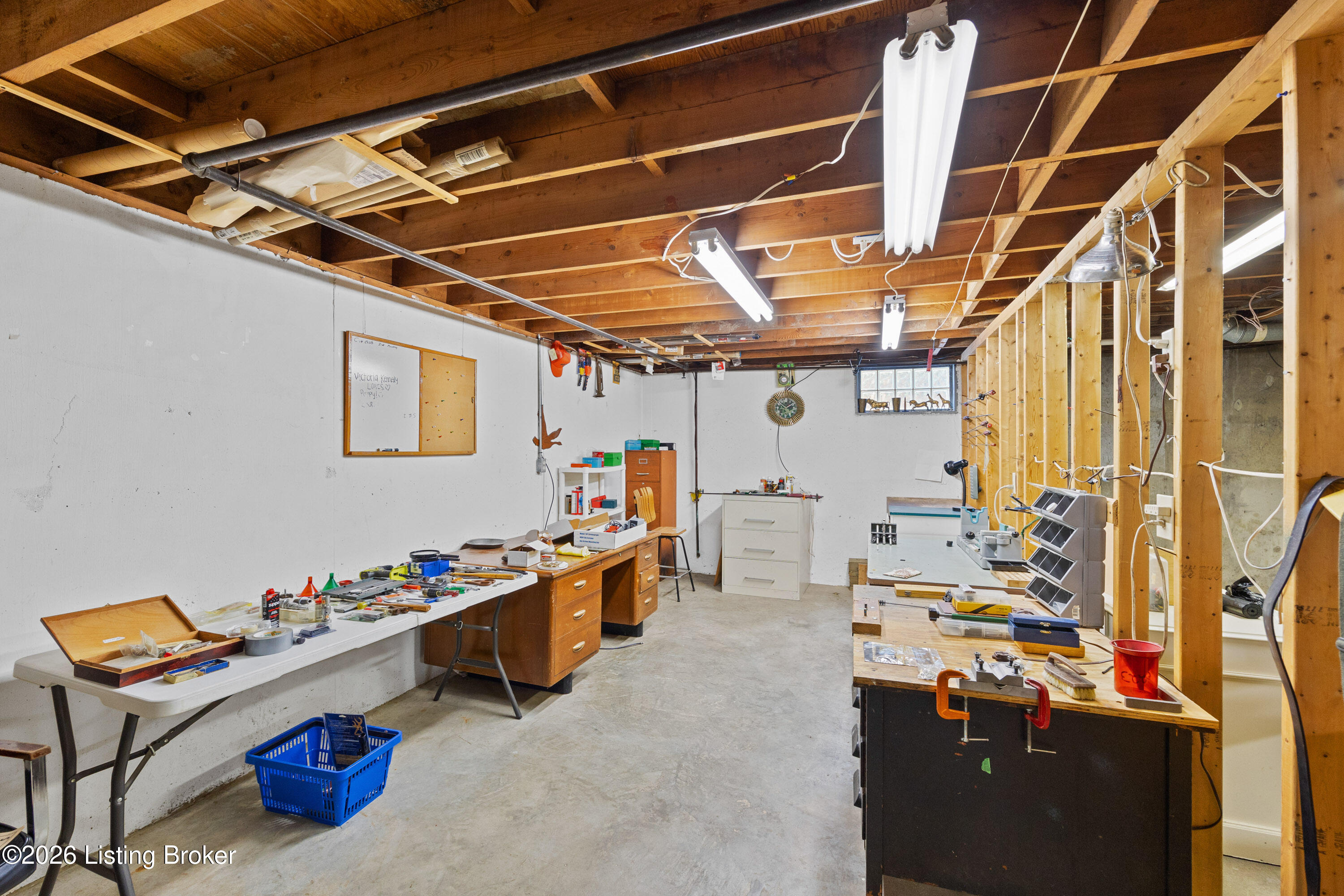 200 W Kenwood Dr