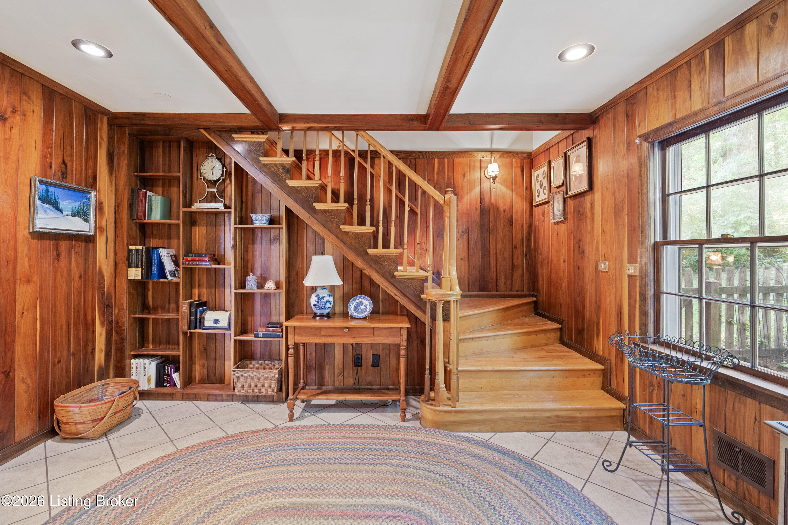 200 W Kenwood Dr