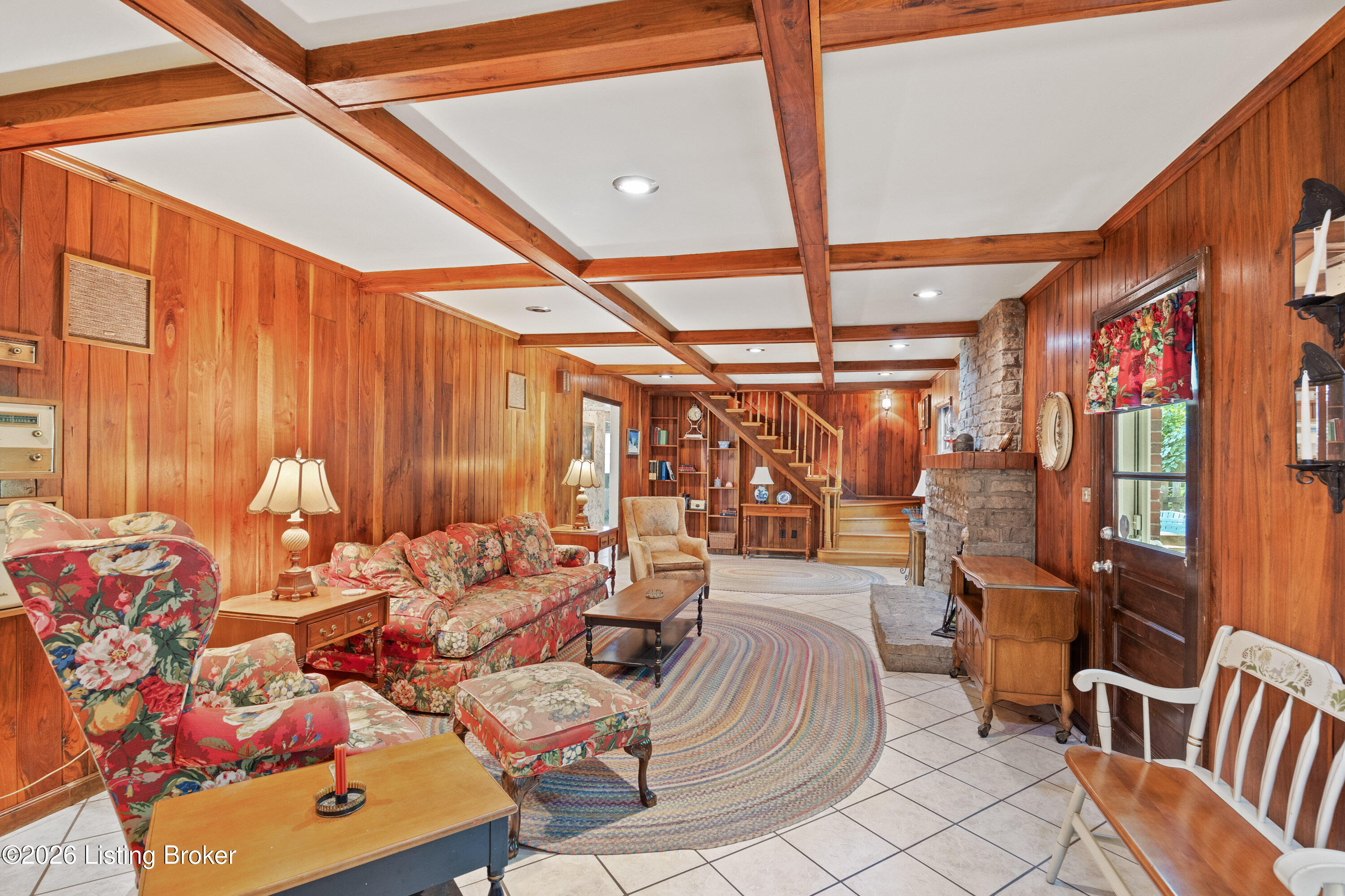 200 W Kenwood Dr