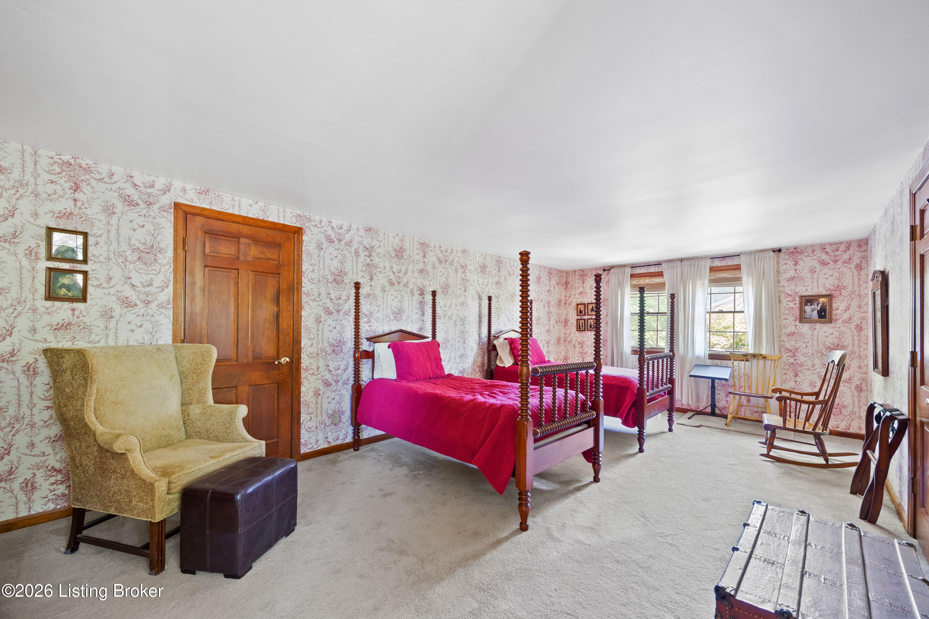 200 W Kenwood Dr