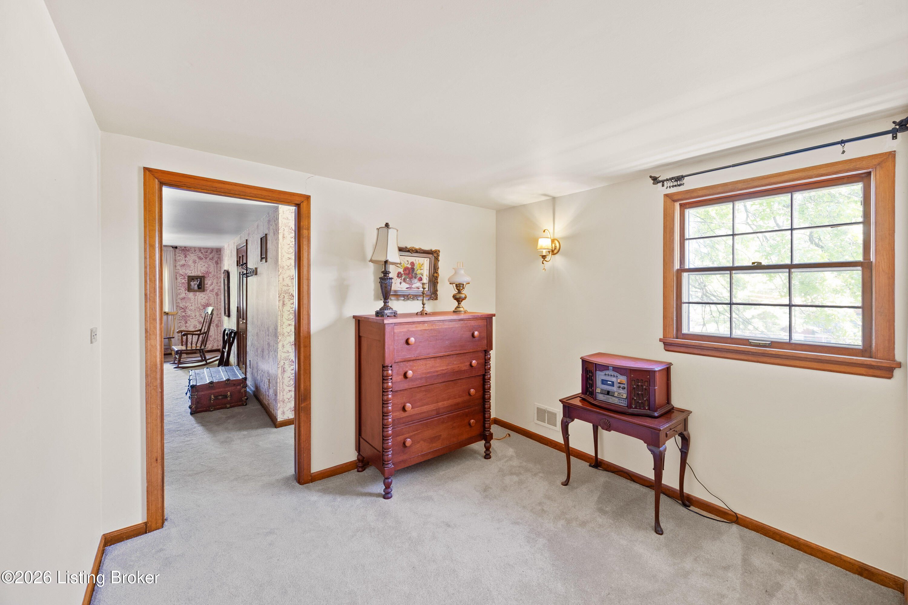 200 W Kenwood Dr