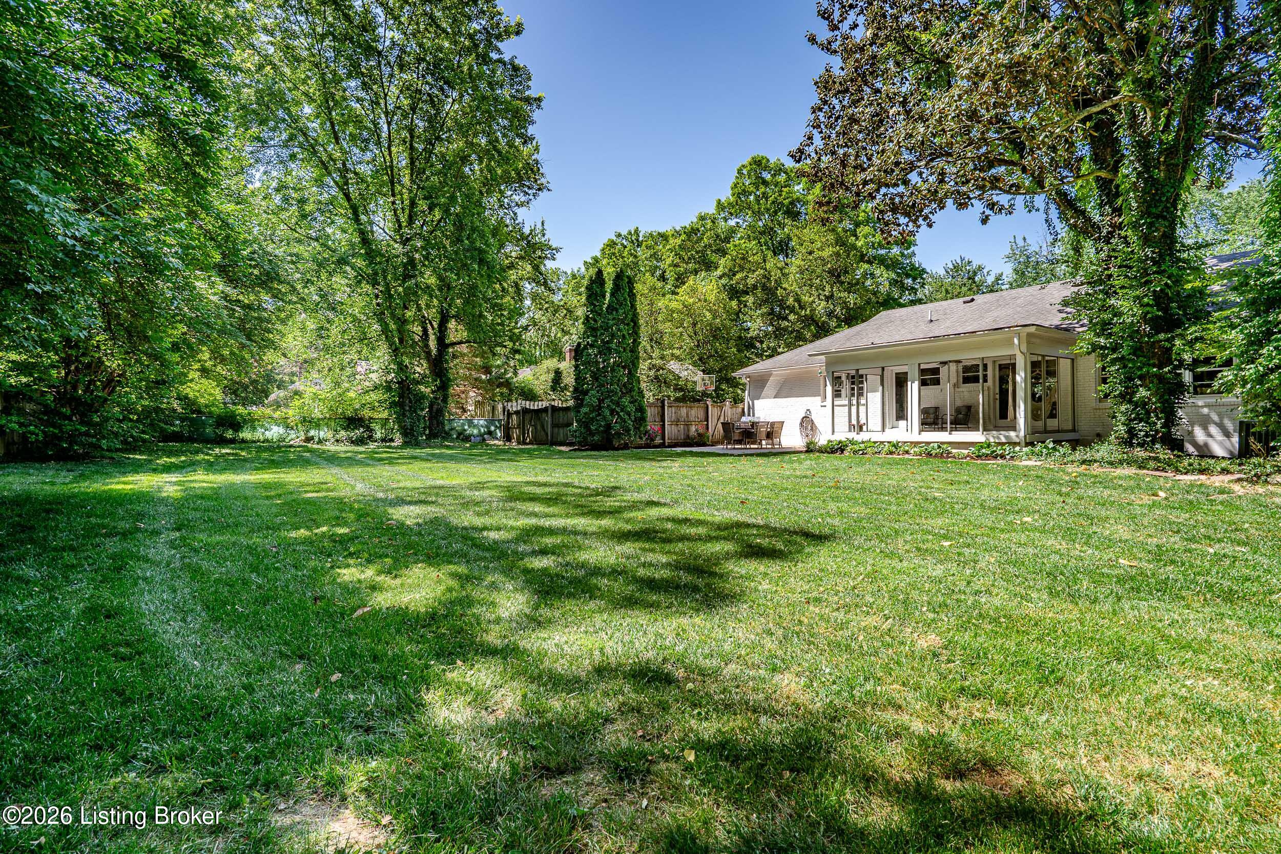 223 Blankenbaker Ln