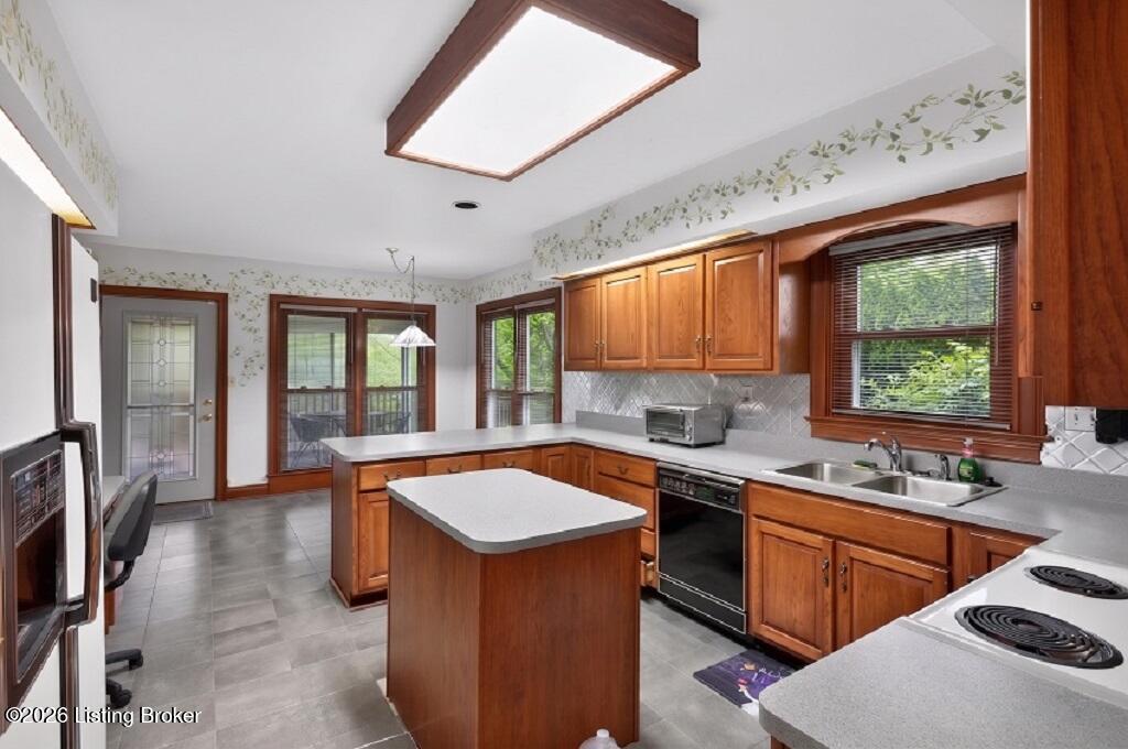 27 Autumn Hill Ct