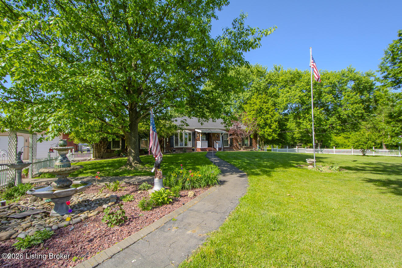 233 N Myers Rd