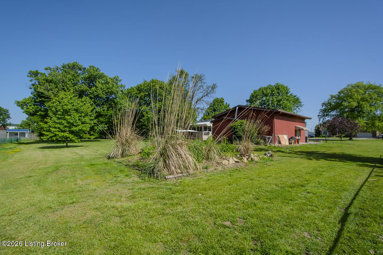233 N Myers Rd