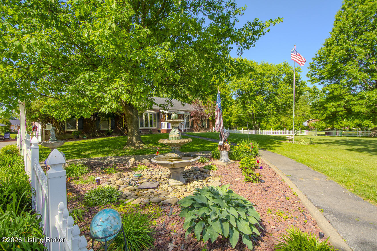 233 N Myers Rd