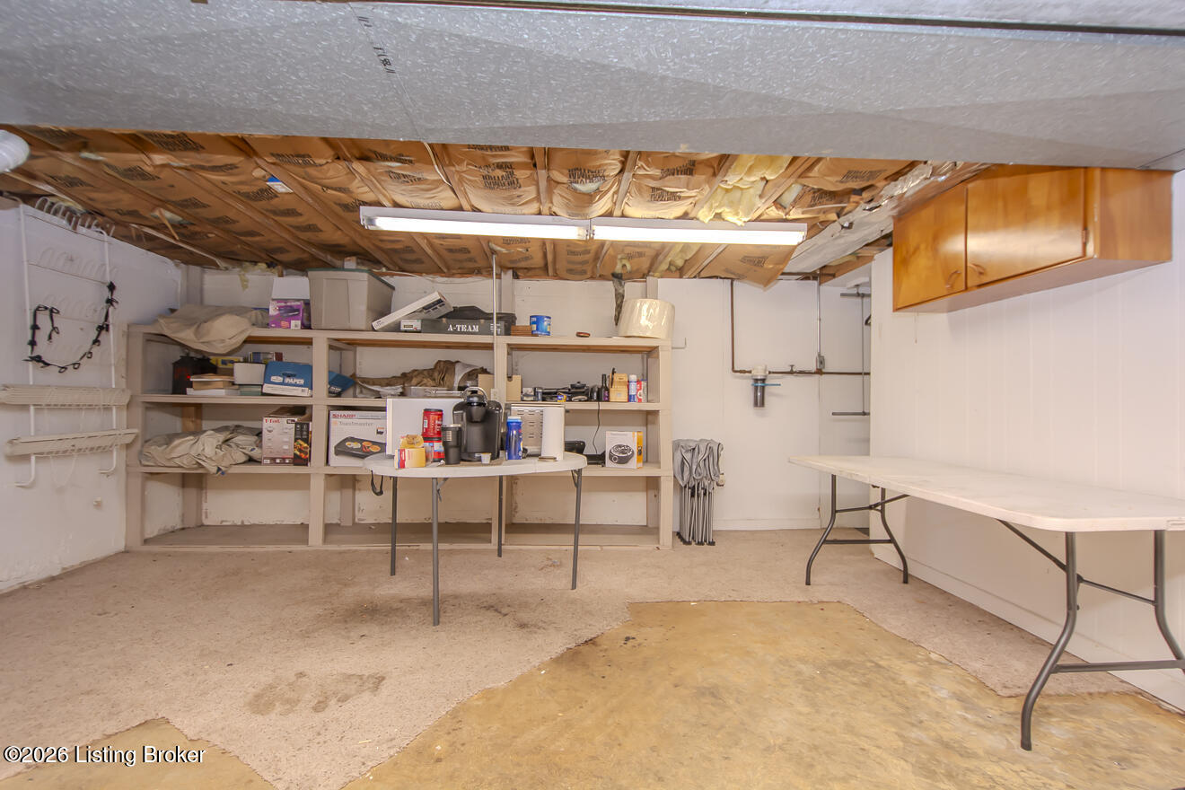 233 N Myers Rd