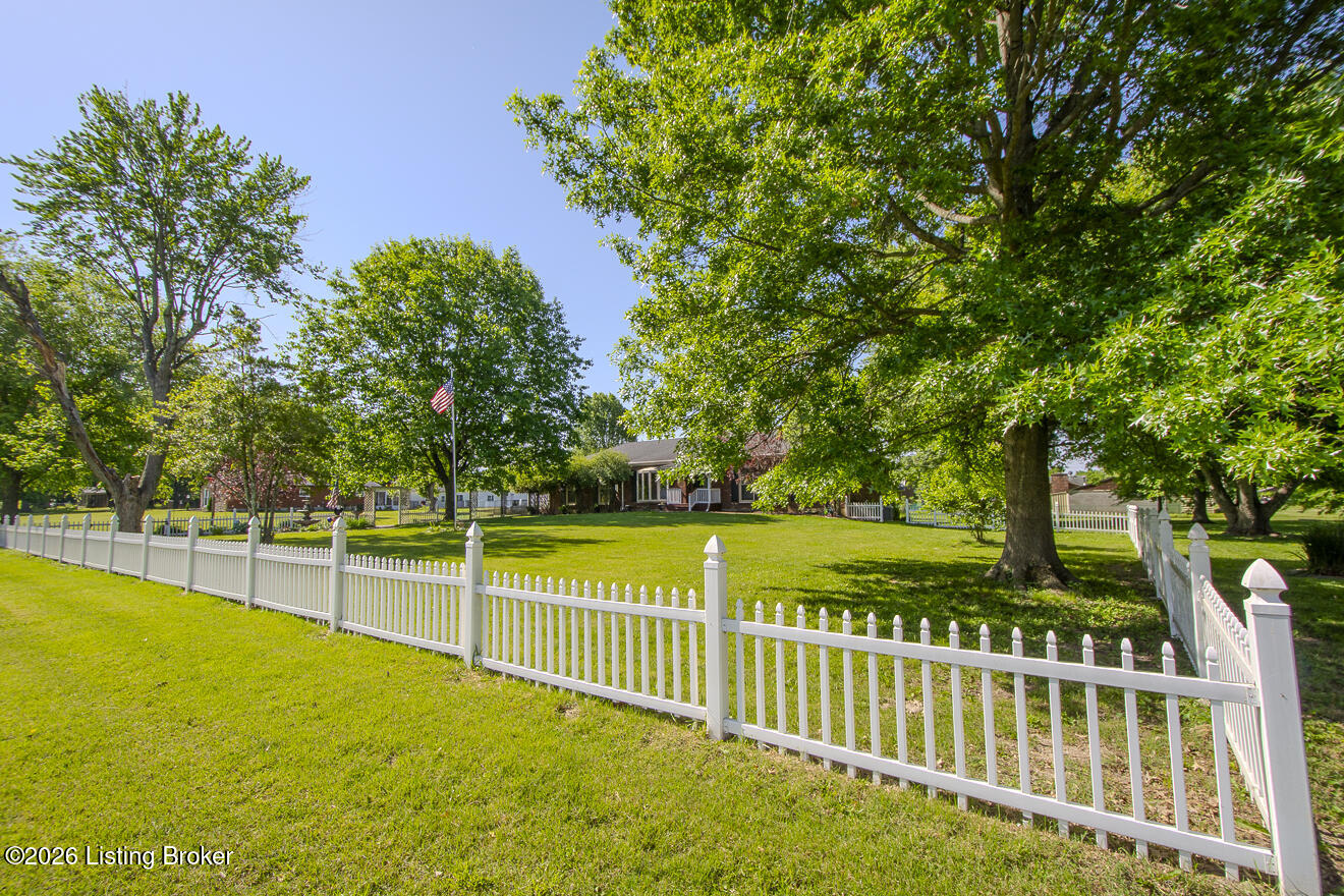 233 N Myers Rd