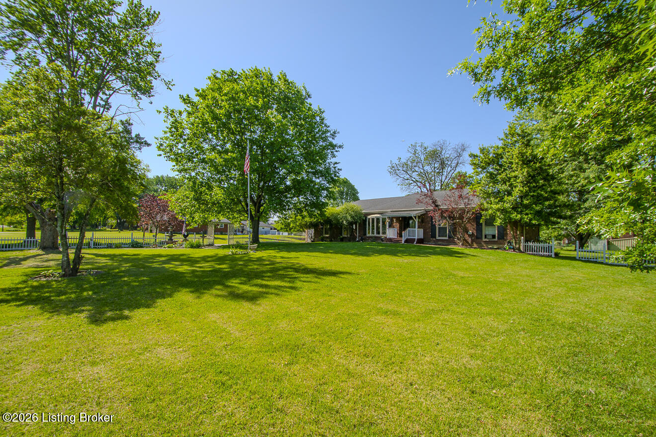 233 N Myers Rd