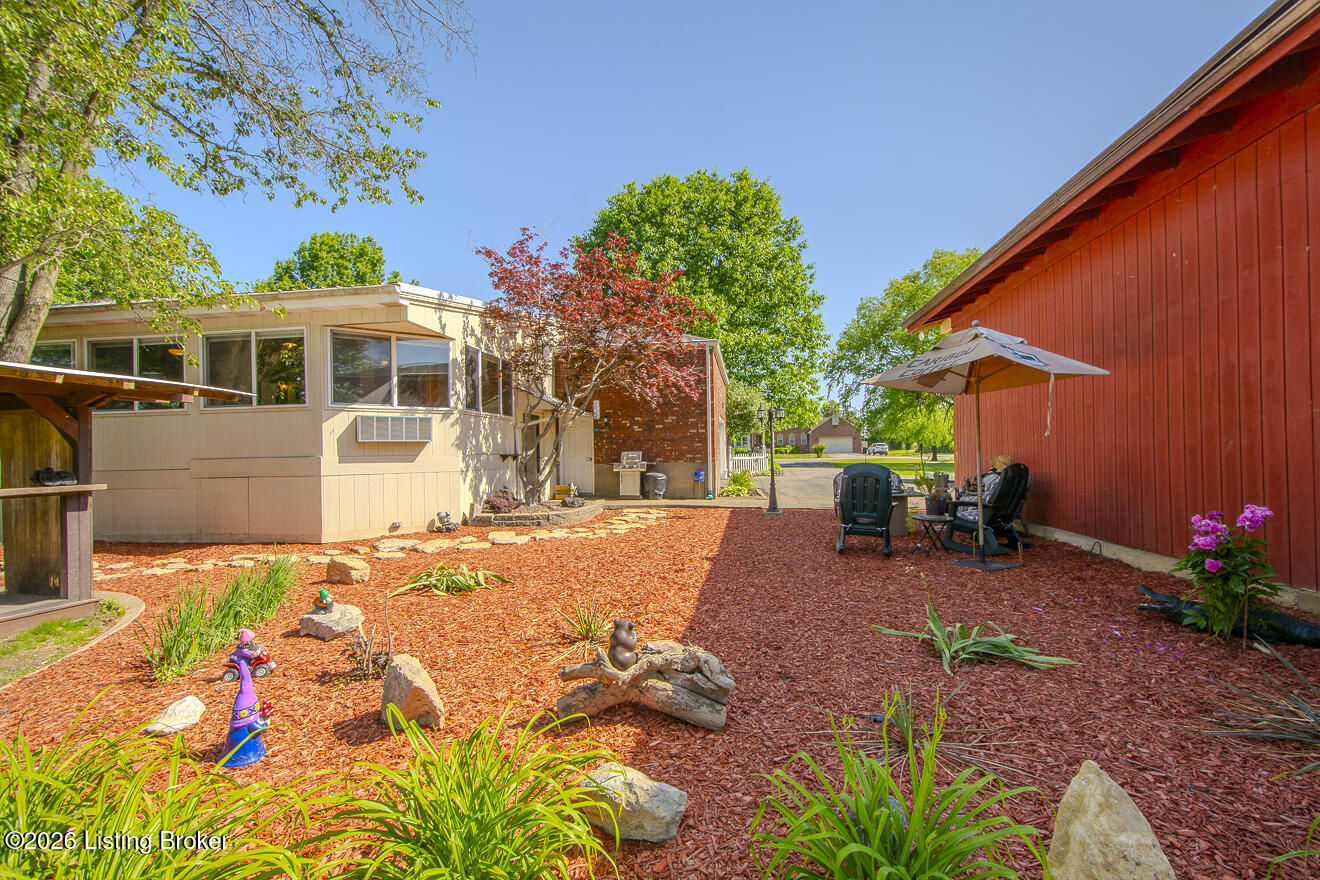 233 N Myers Rd