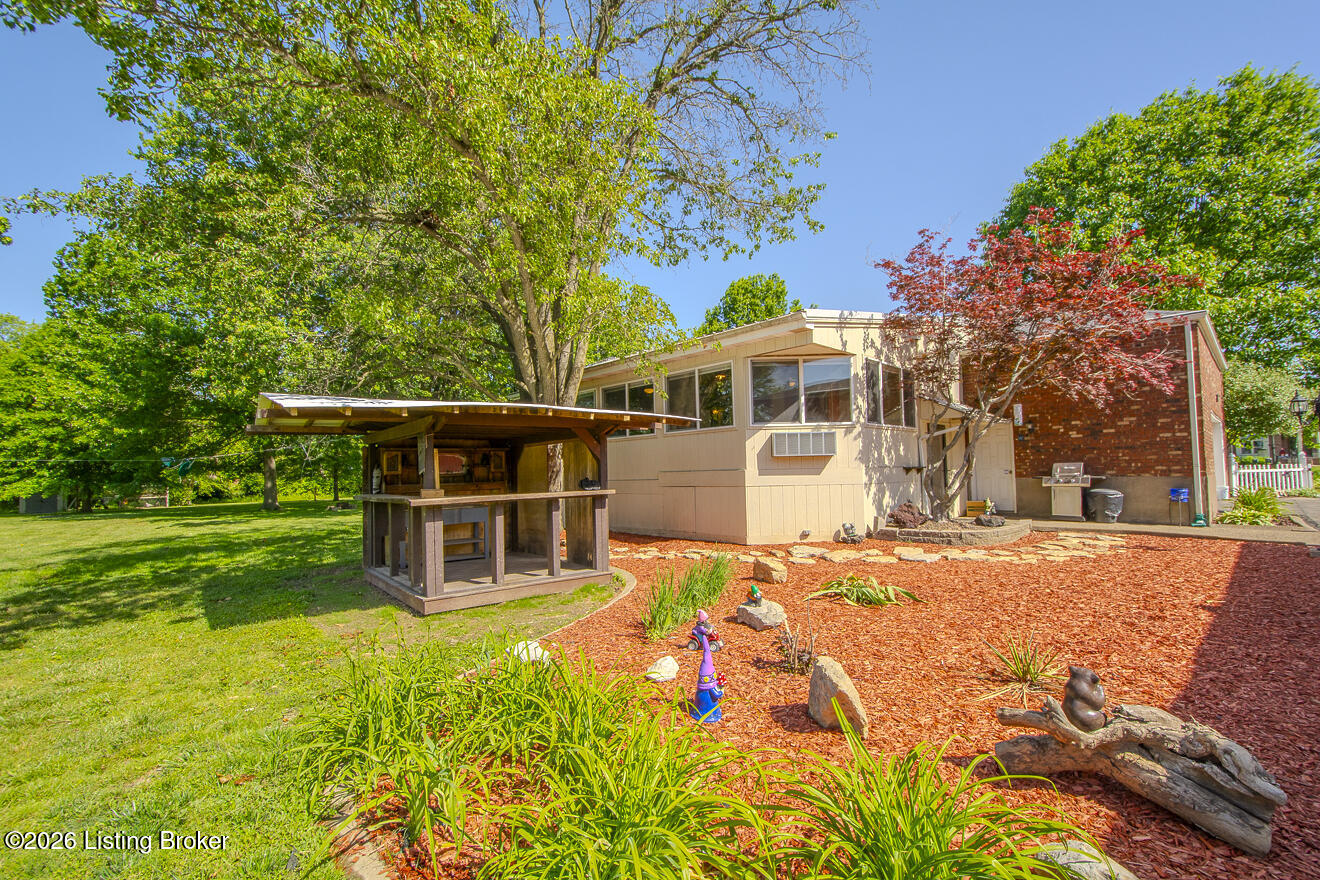 233 N Myers Rd