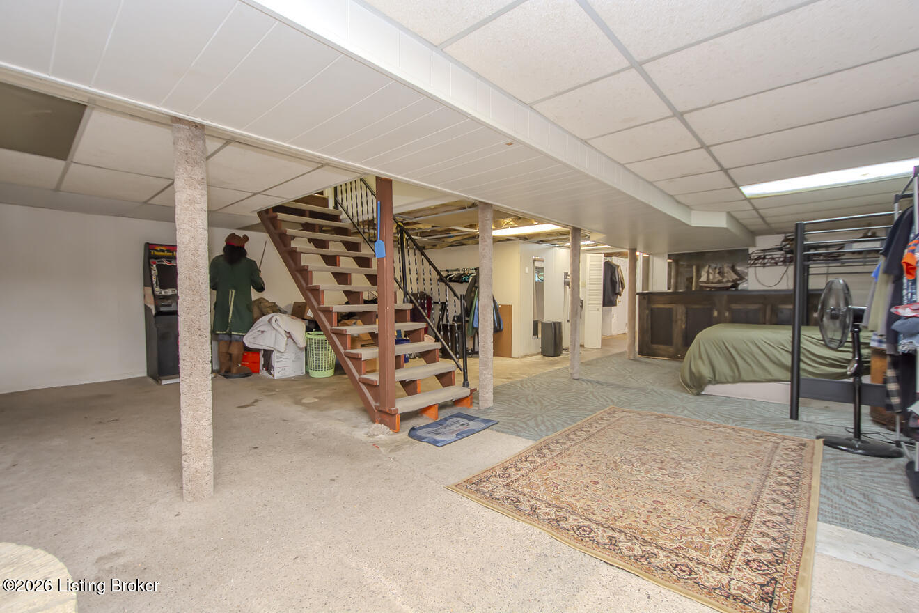233 N Myers Rd
