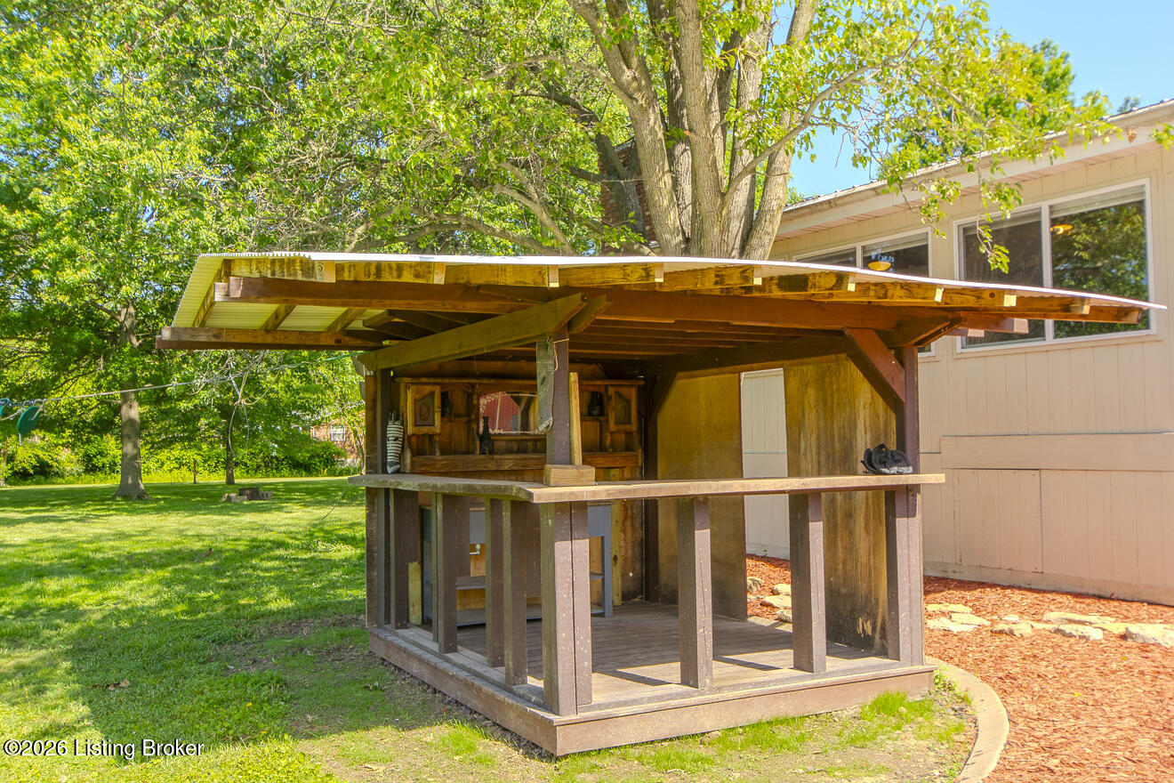 233 N Myers Rd