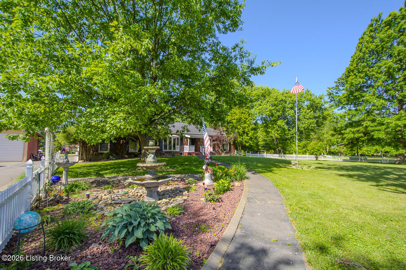 233 N Myers Rd