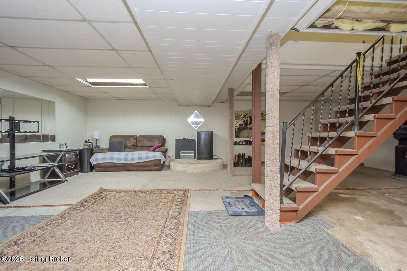 233 N Myers Rd
