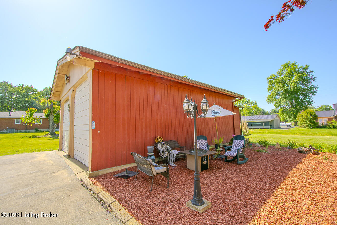 233 N Myers Rd