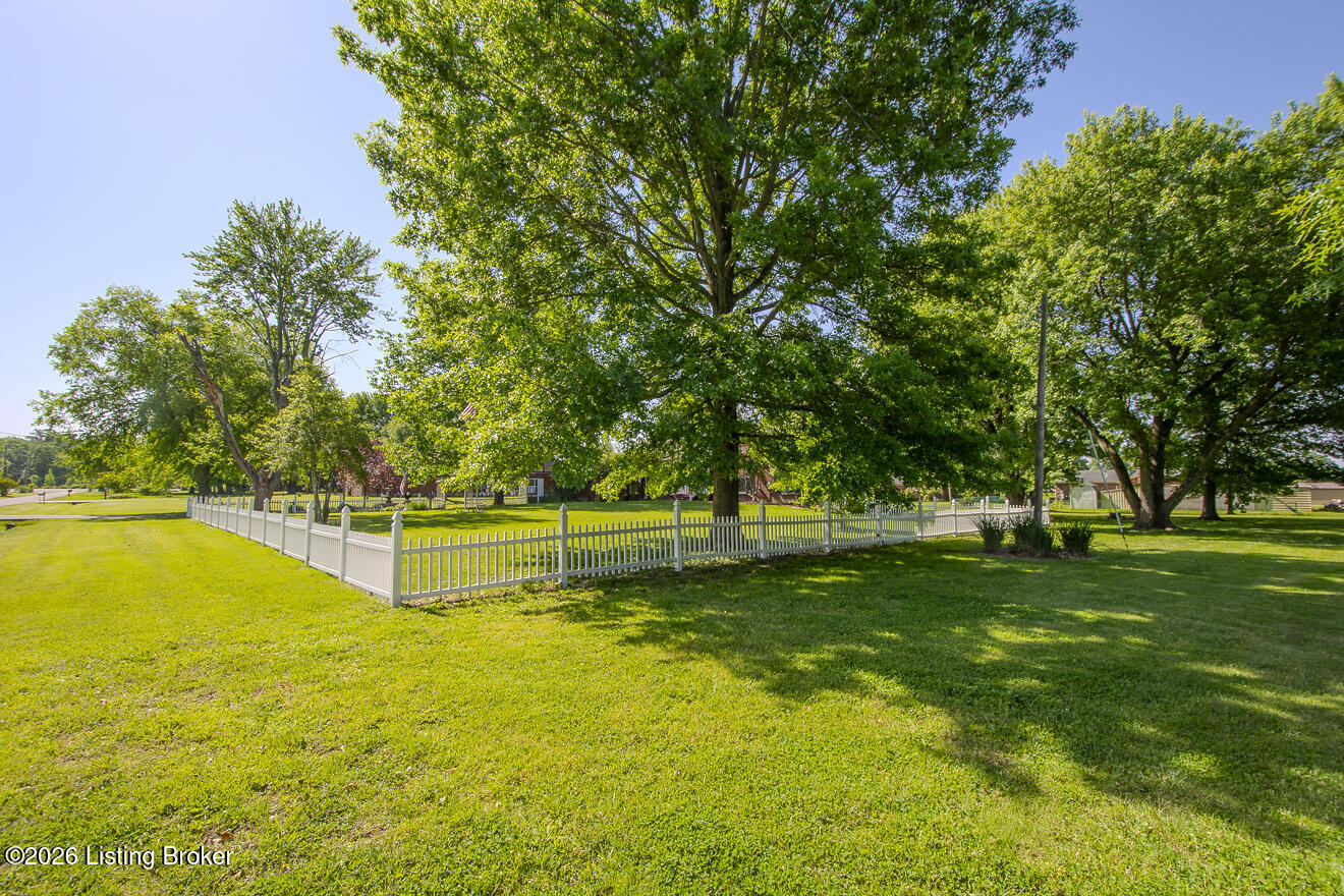 233 N Myers Rd