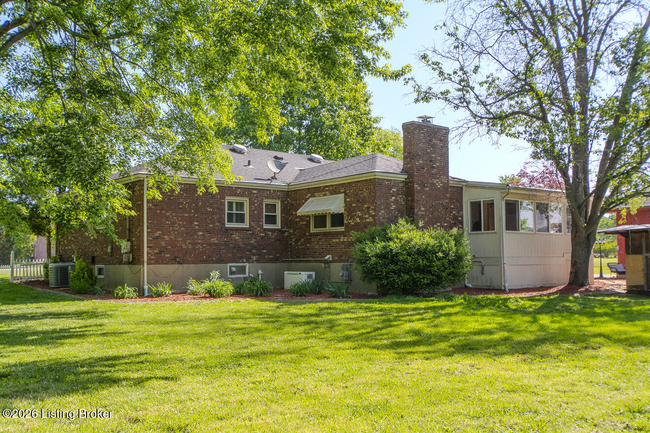 233 N Myers Rd