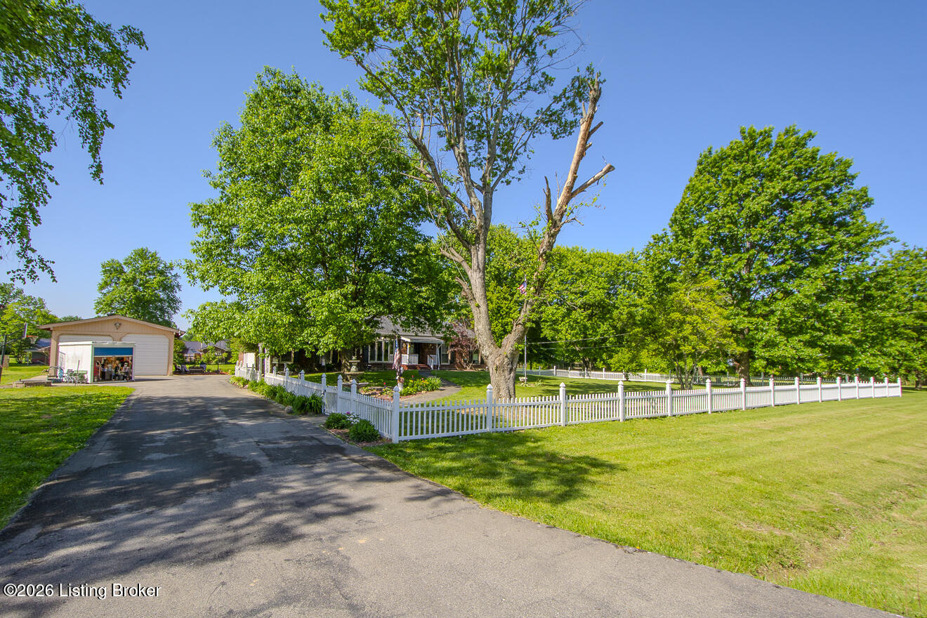 233 N Myers Rd