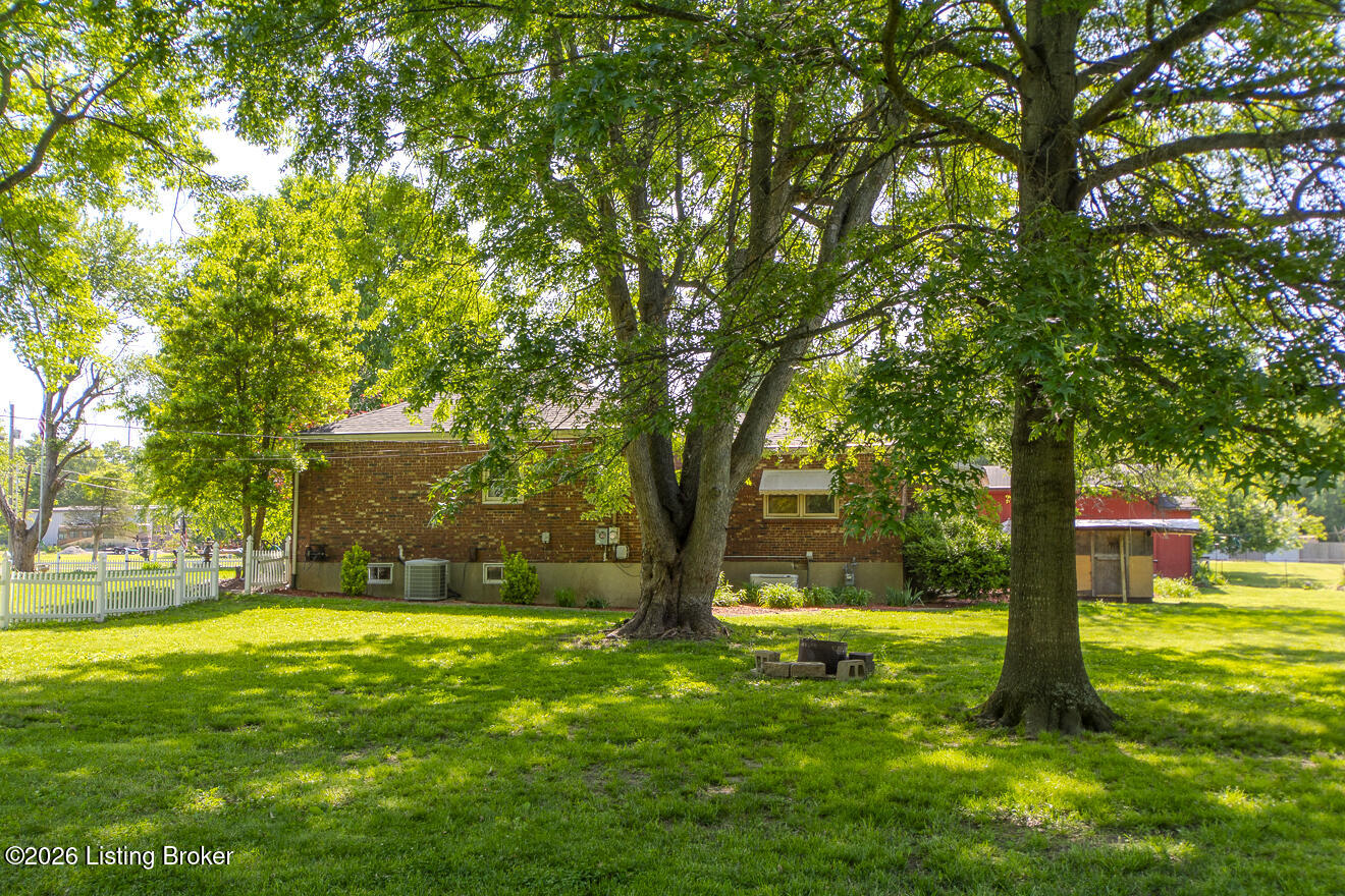 233 N Myers Rd