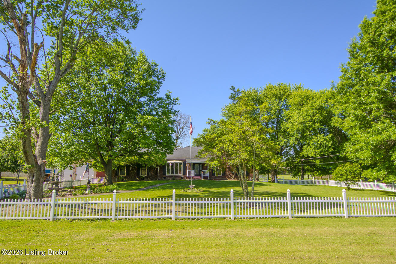 233 N Myers Rd