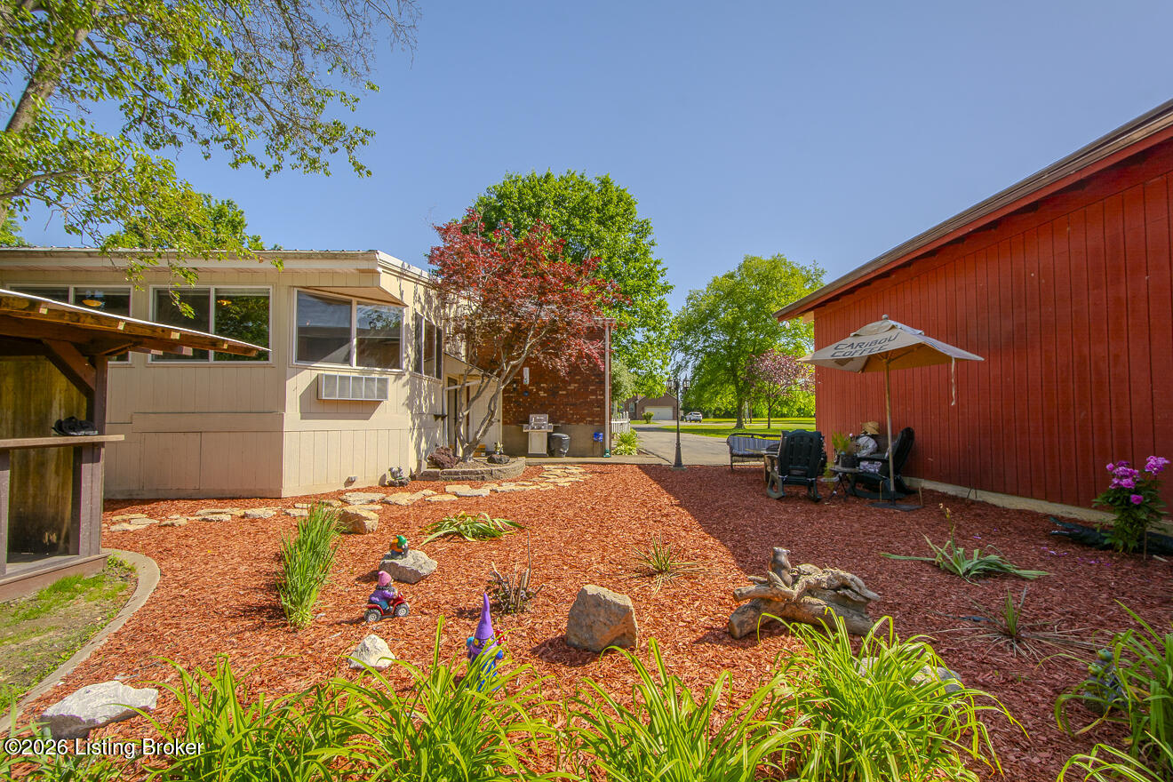 233 N Myers Rd
