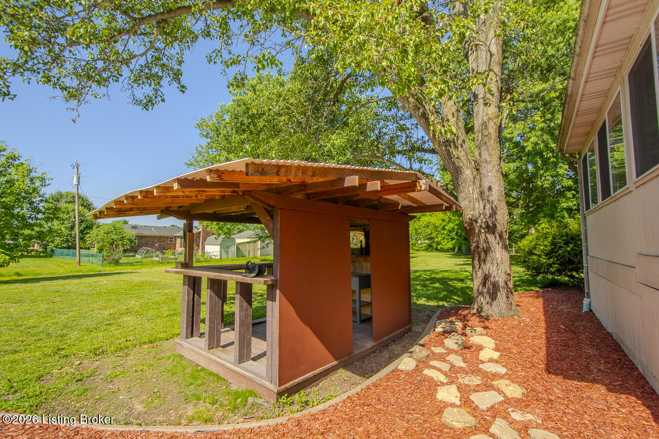 233 N Myers Rd