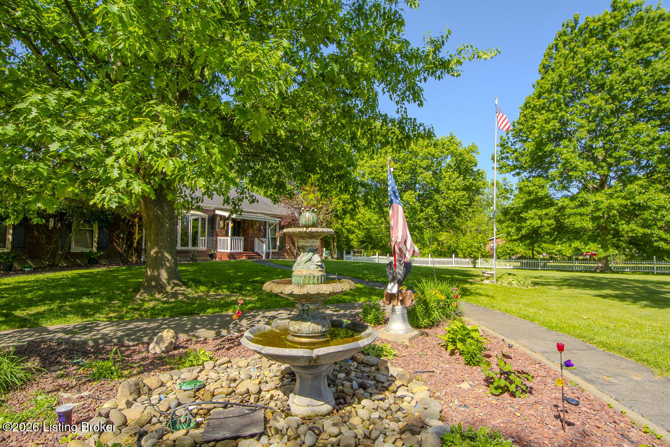 233 N Myers Rd