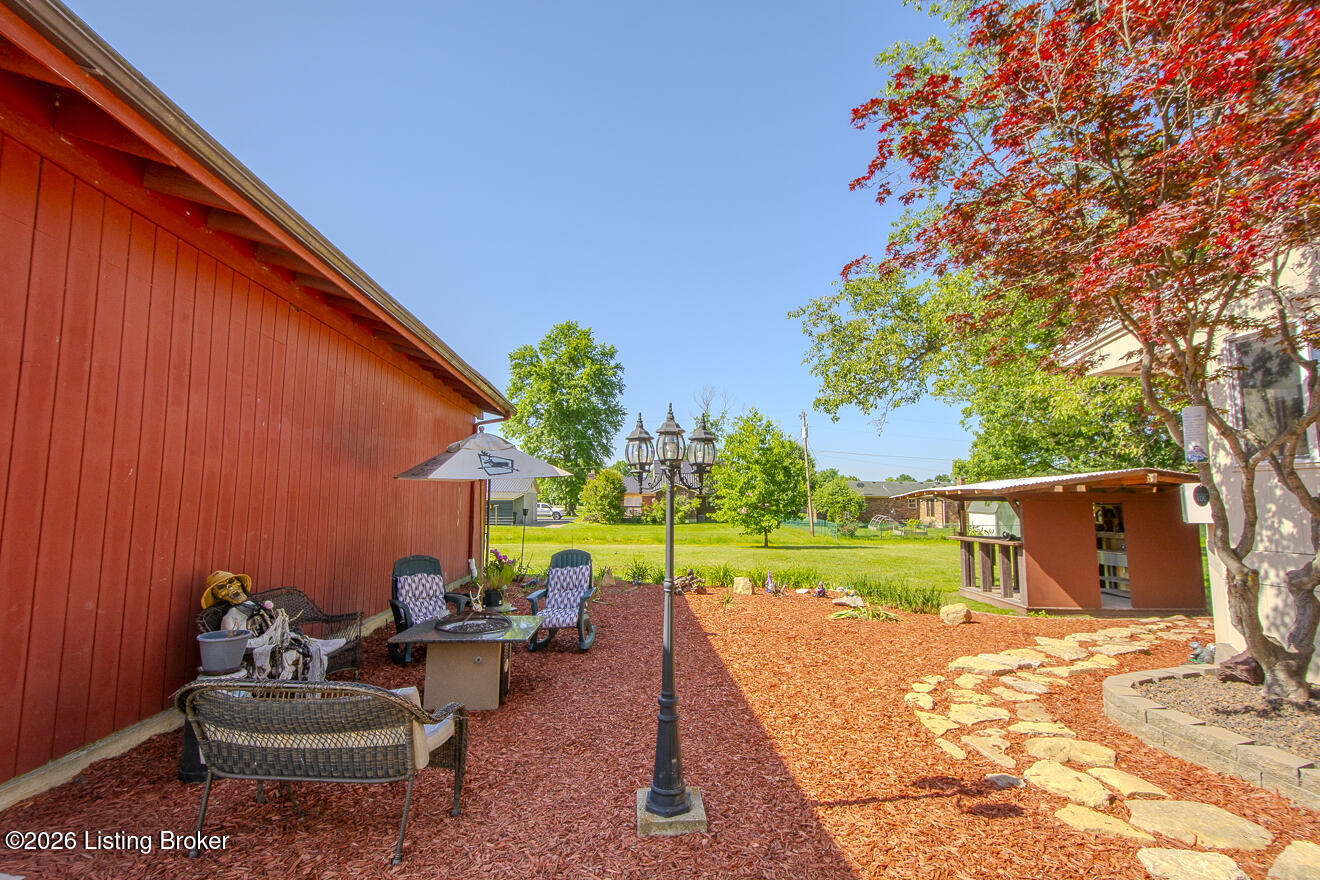 233 N Myers Rd