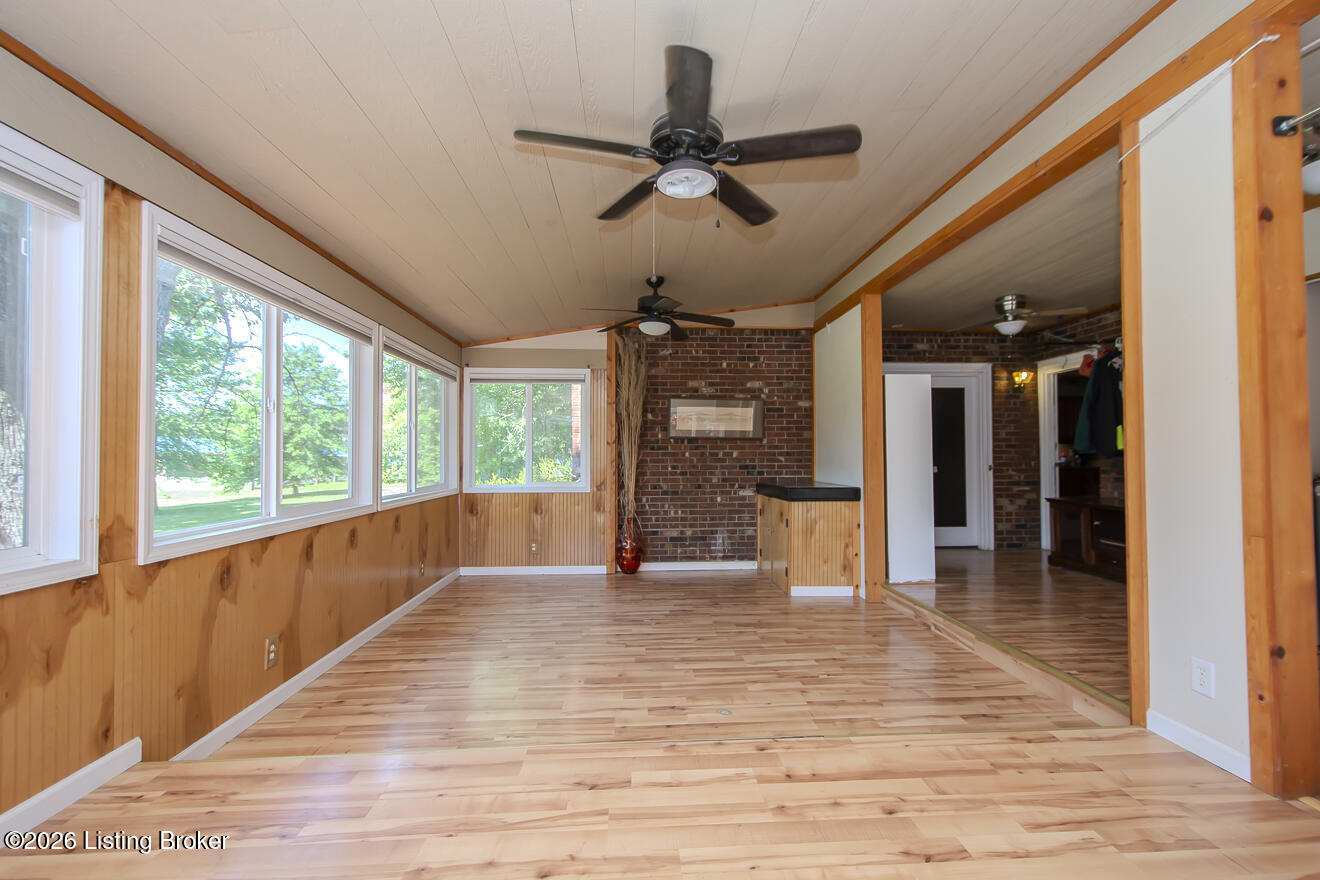 233 N Myers Rd