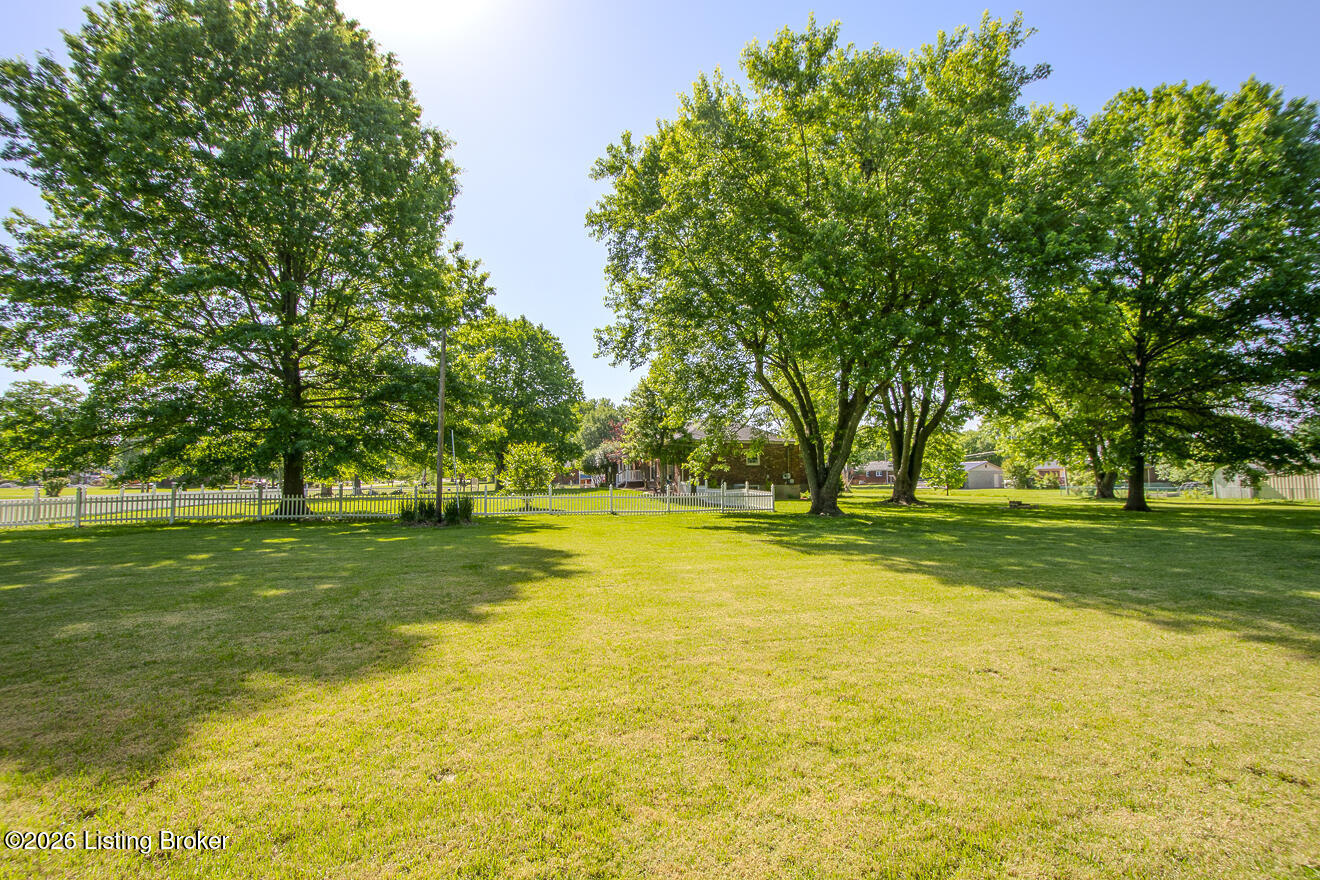 233 N Myers Rd